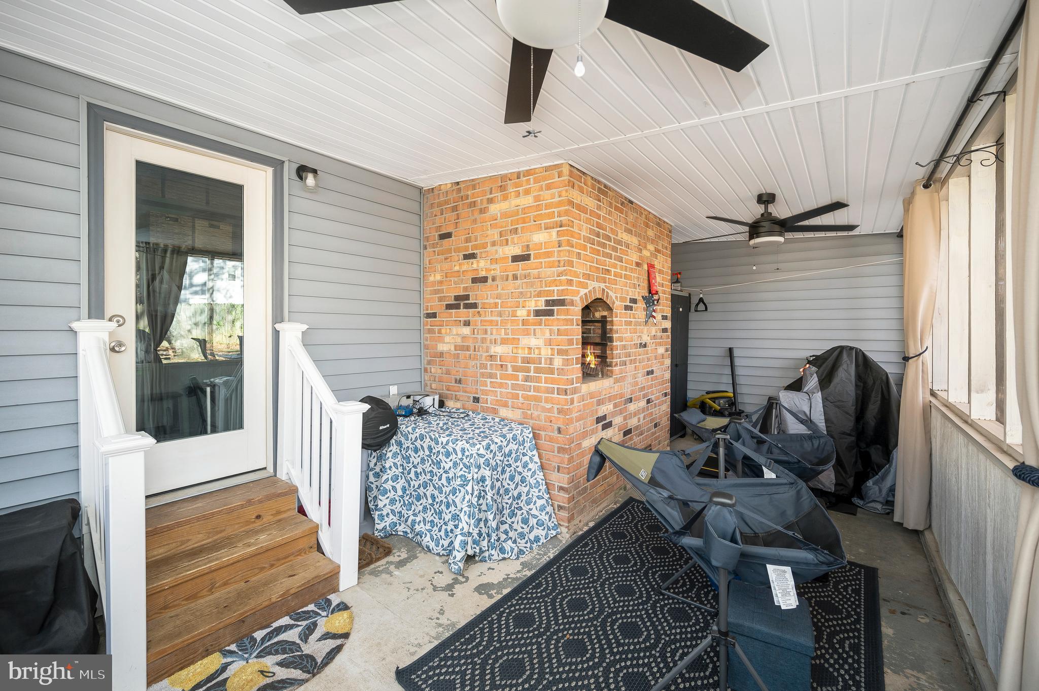 STONEYBROOKE - Residential