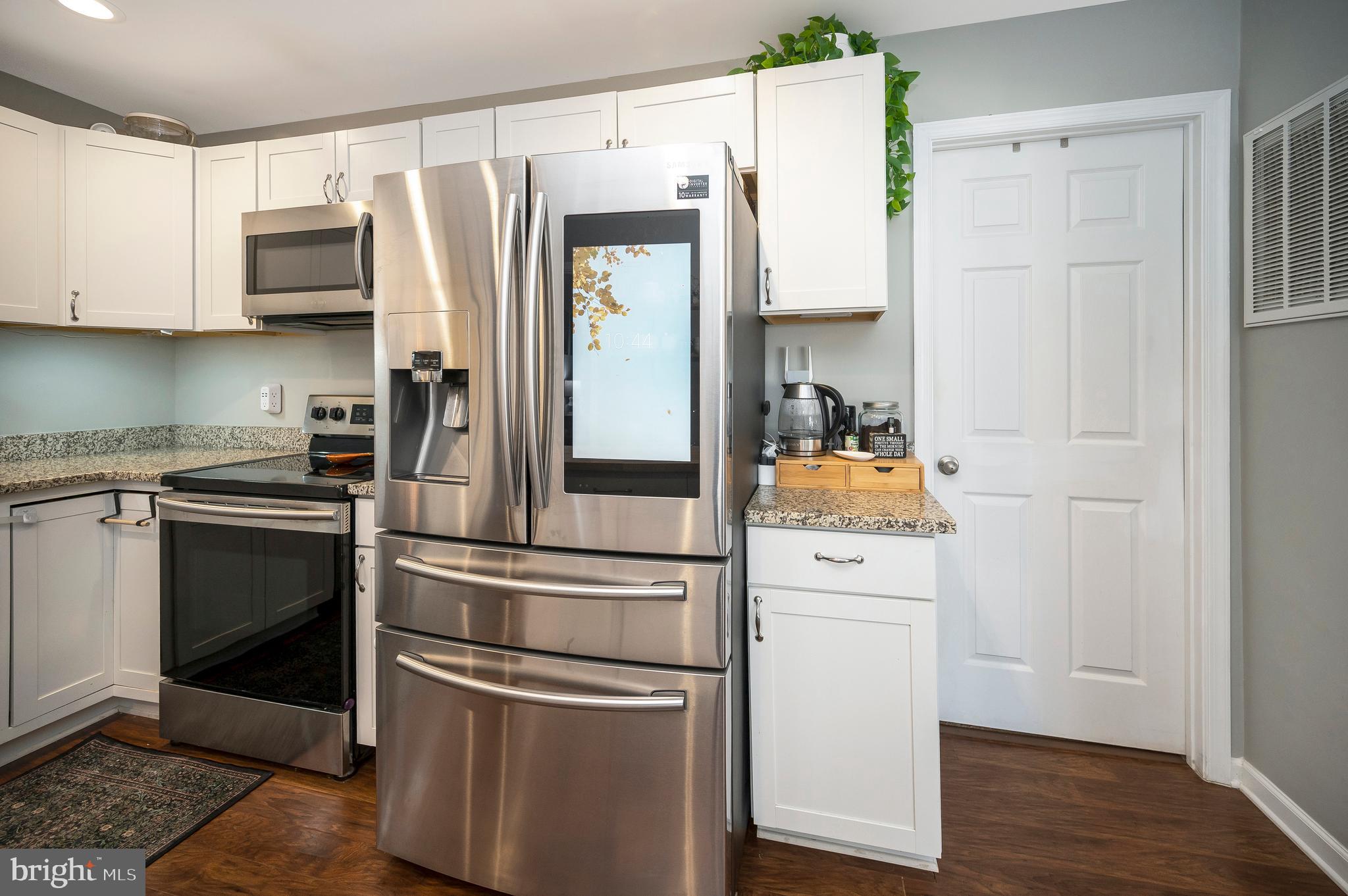 STONEYBROOKE - Residential