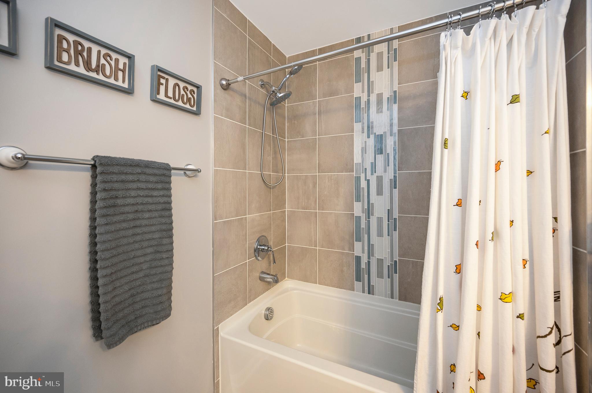 STONEYBROOKE - Residential