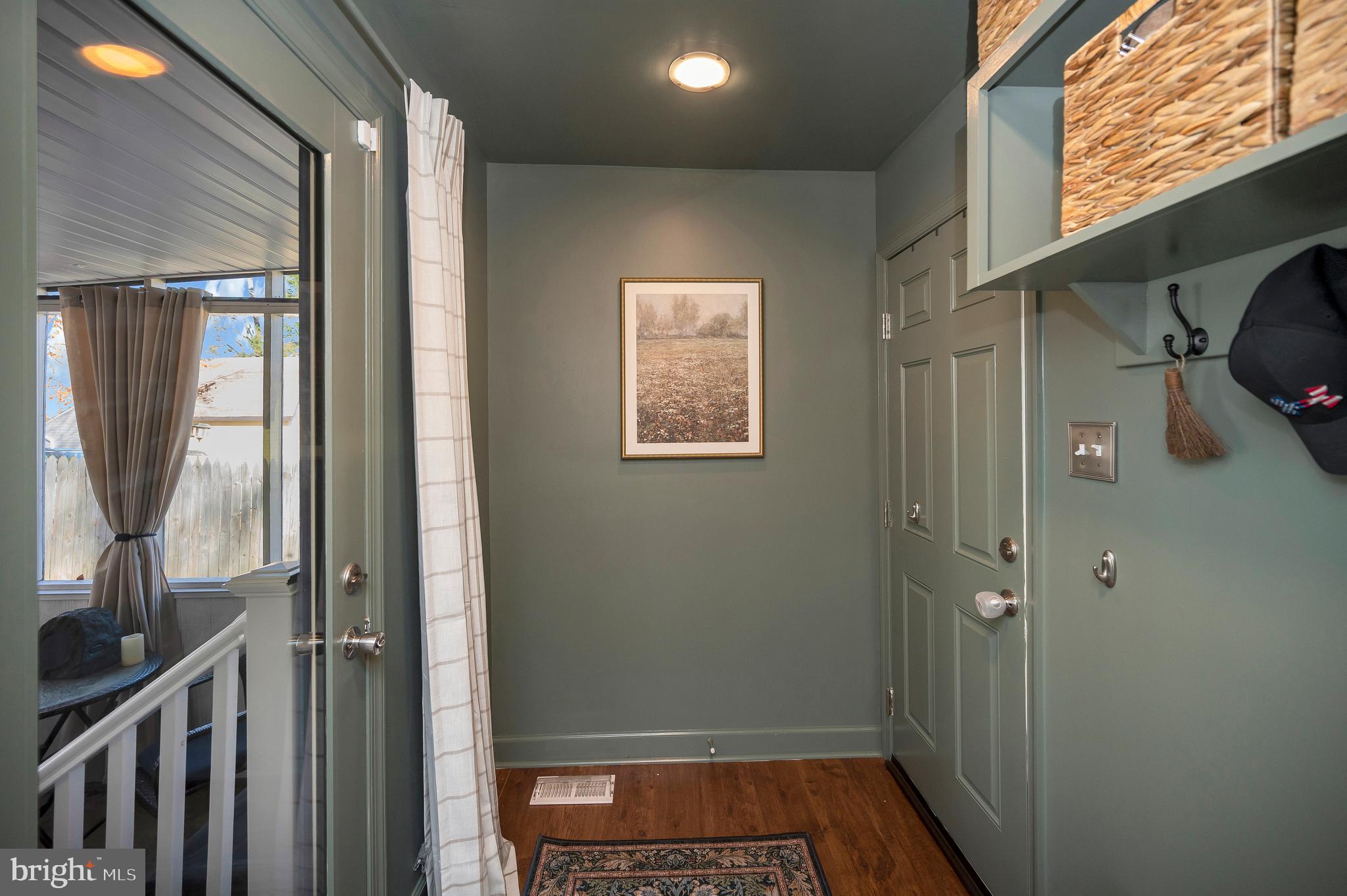 STONEYBROOKE - Residential