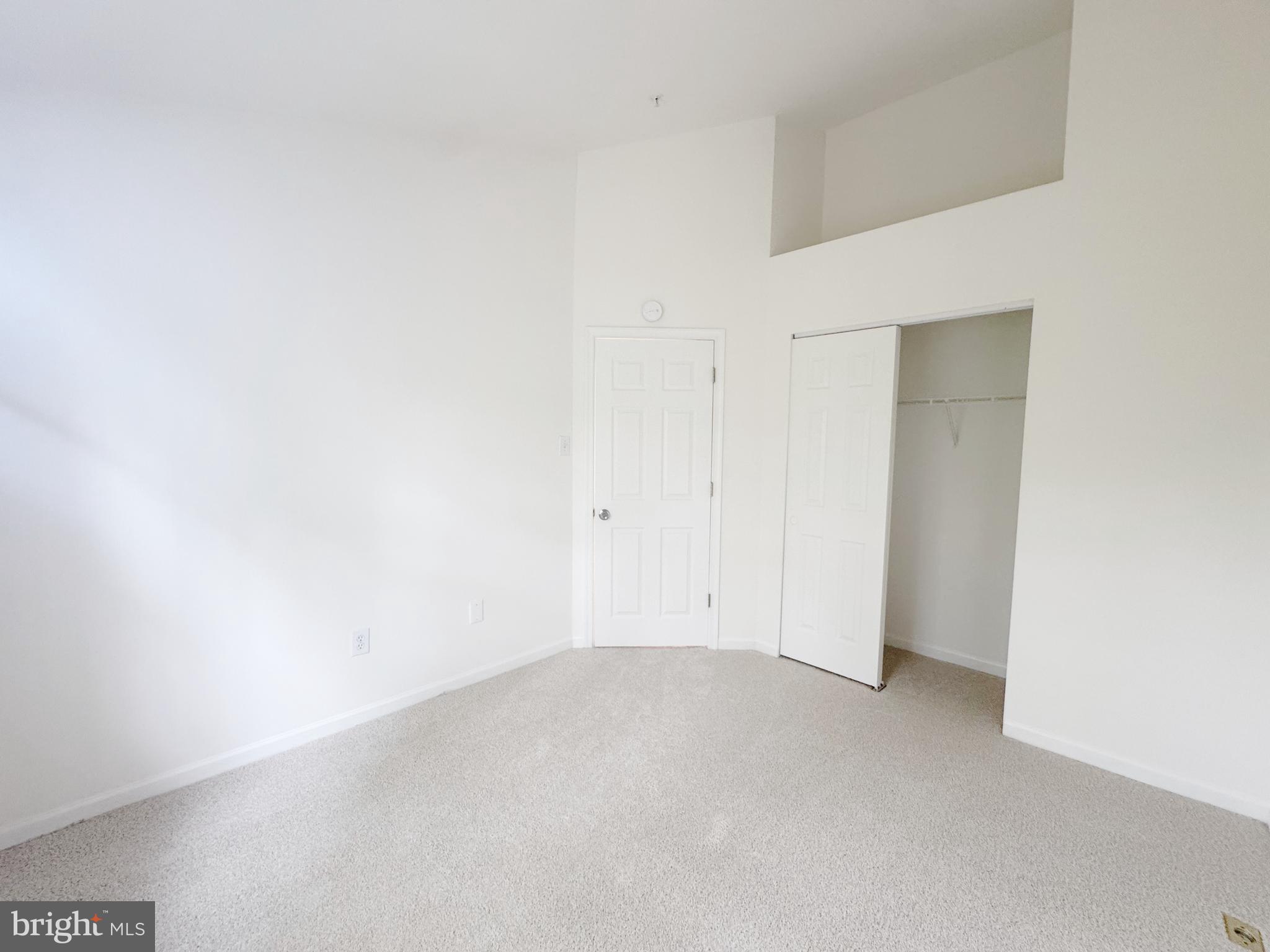 HOLLIFIELD STATION - Residential