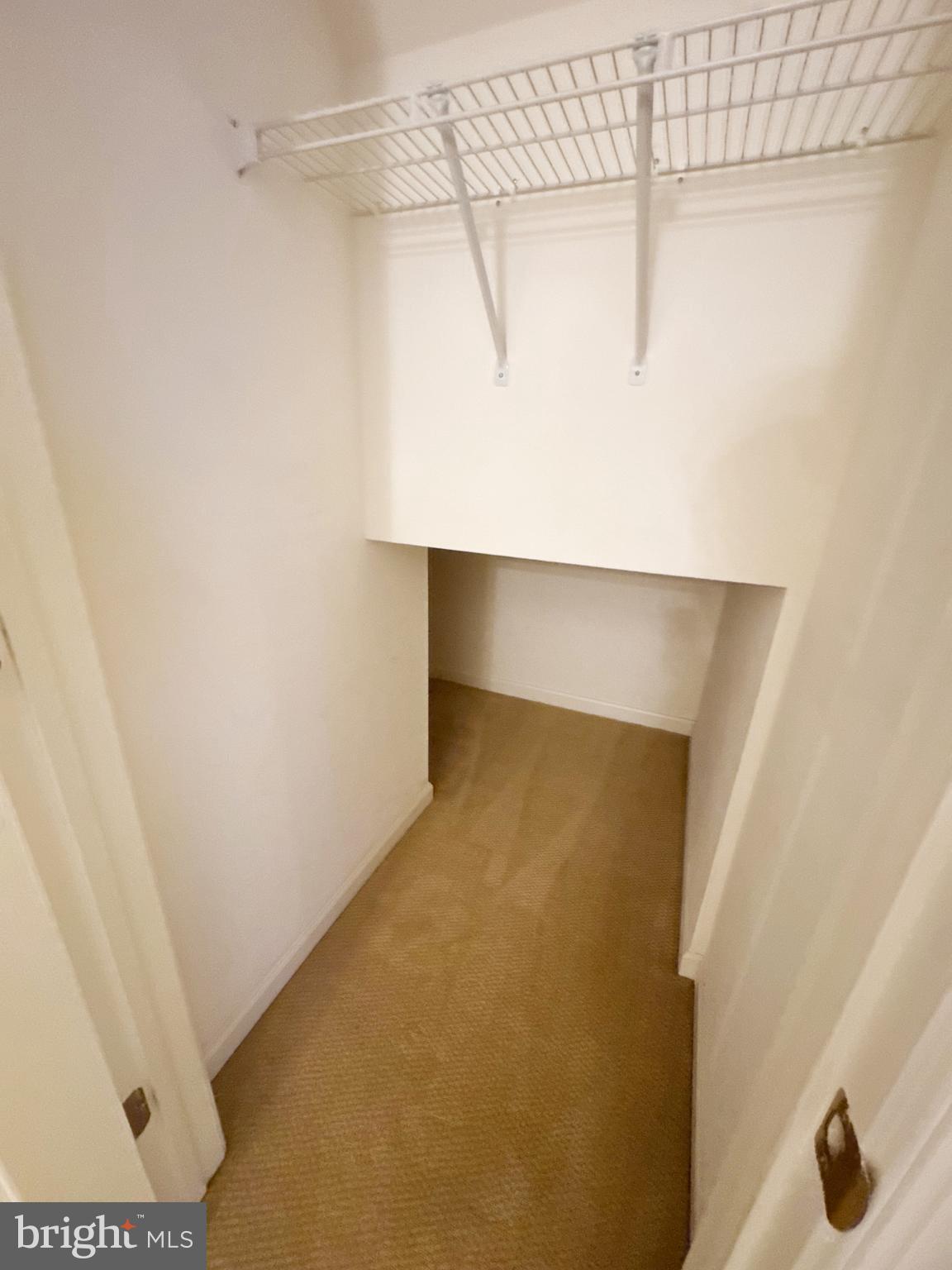 HOLLIFIELD STATION - Residential