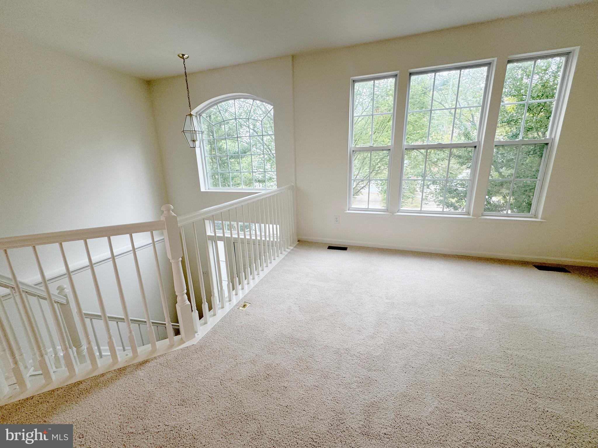 HOLLIFIELD STATION - Residential