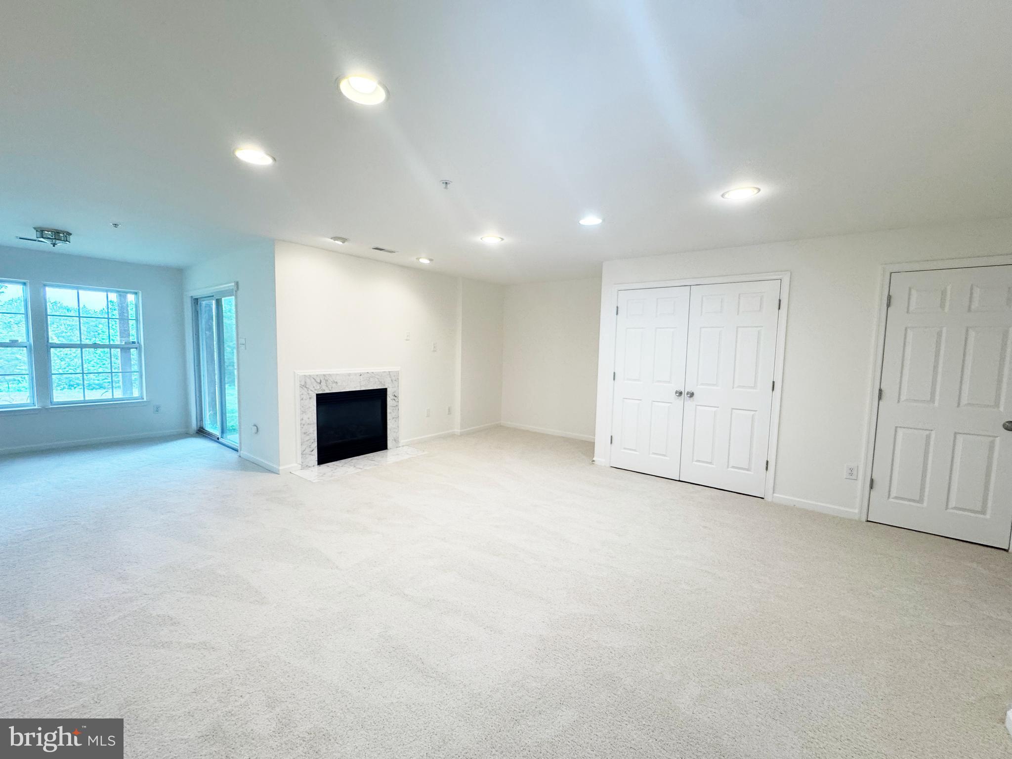 HOLLIFIELD STATION - Residential