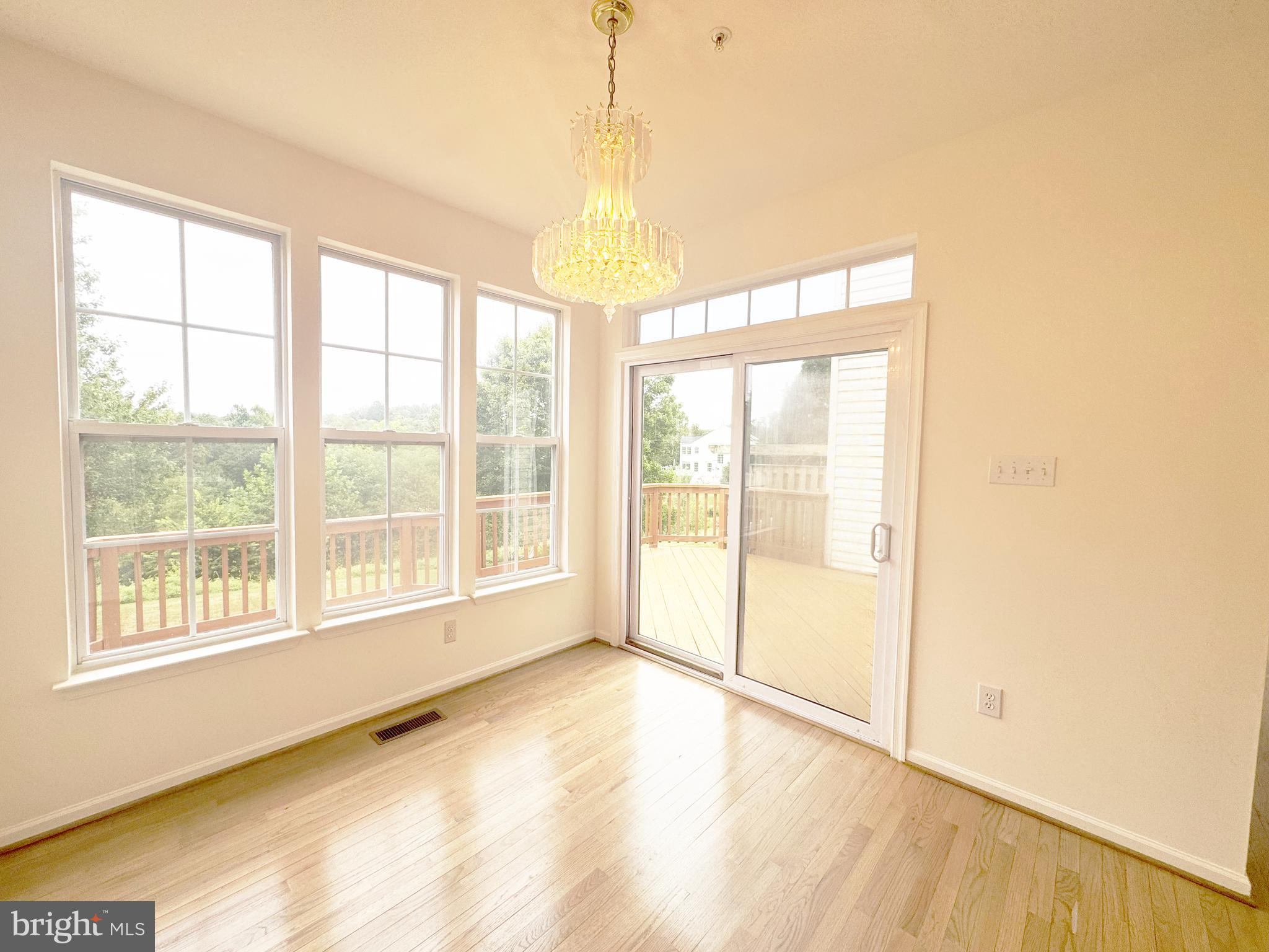 HOLLIFIELD STATION - Residential