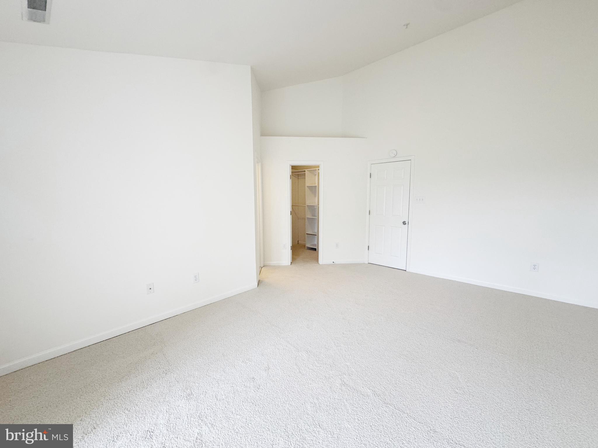 HOLLIFIELD STATION - Residential