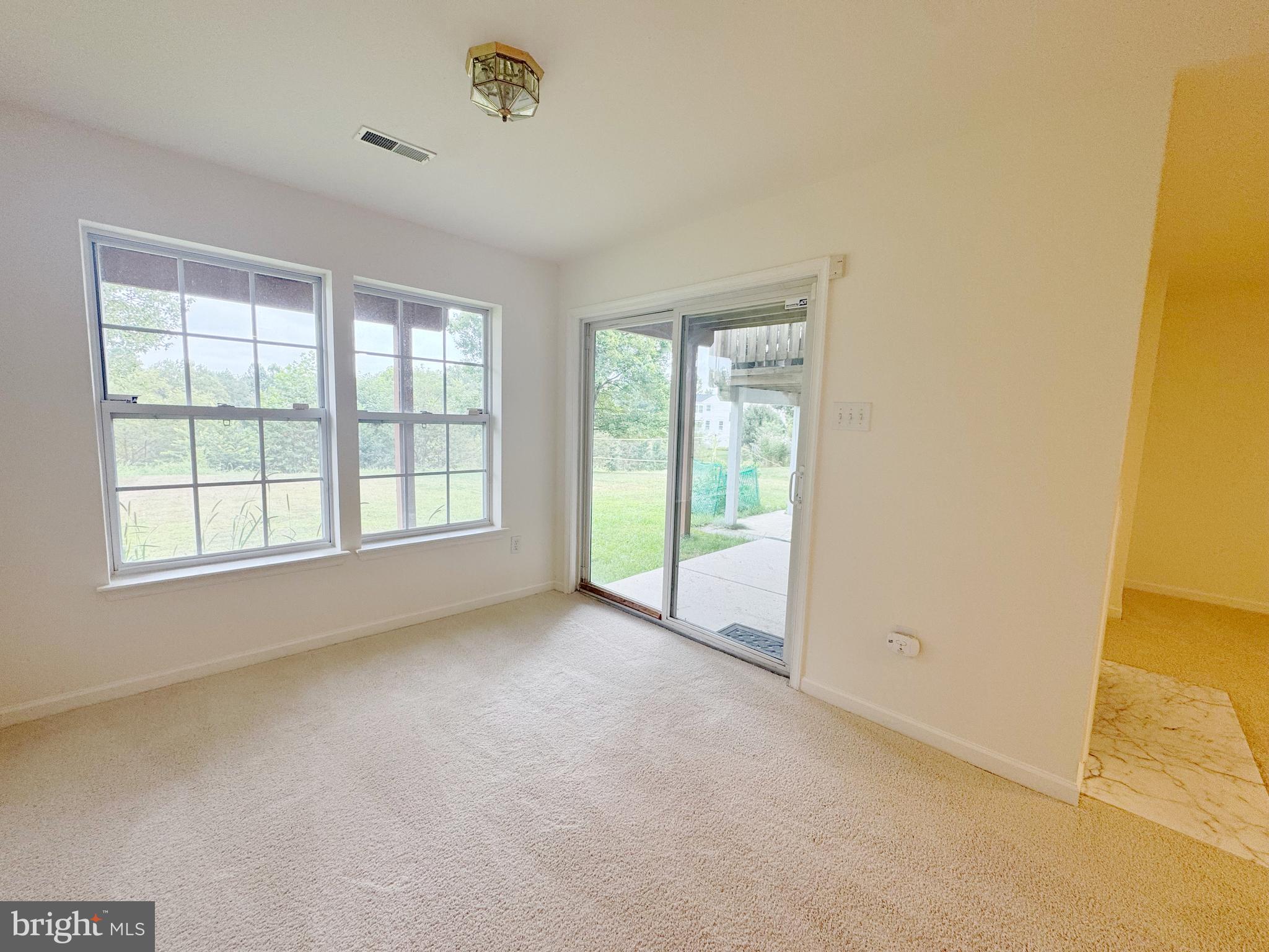 HOLLIFIELD STATION - Residential