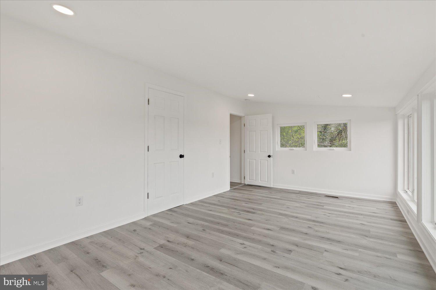 EAST MANCHESTER TWP. - Residential