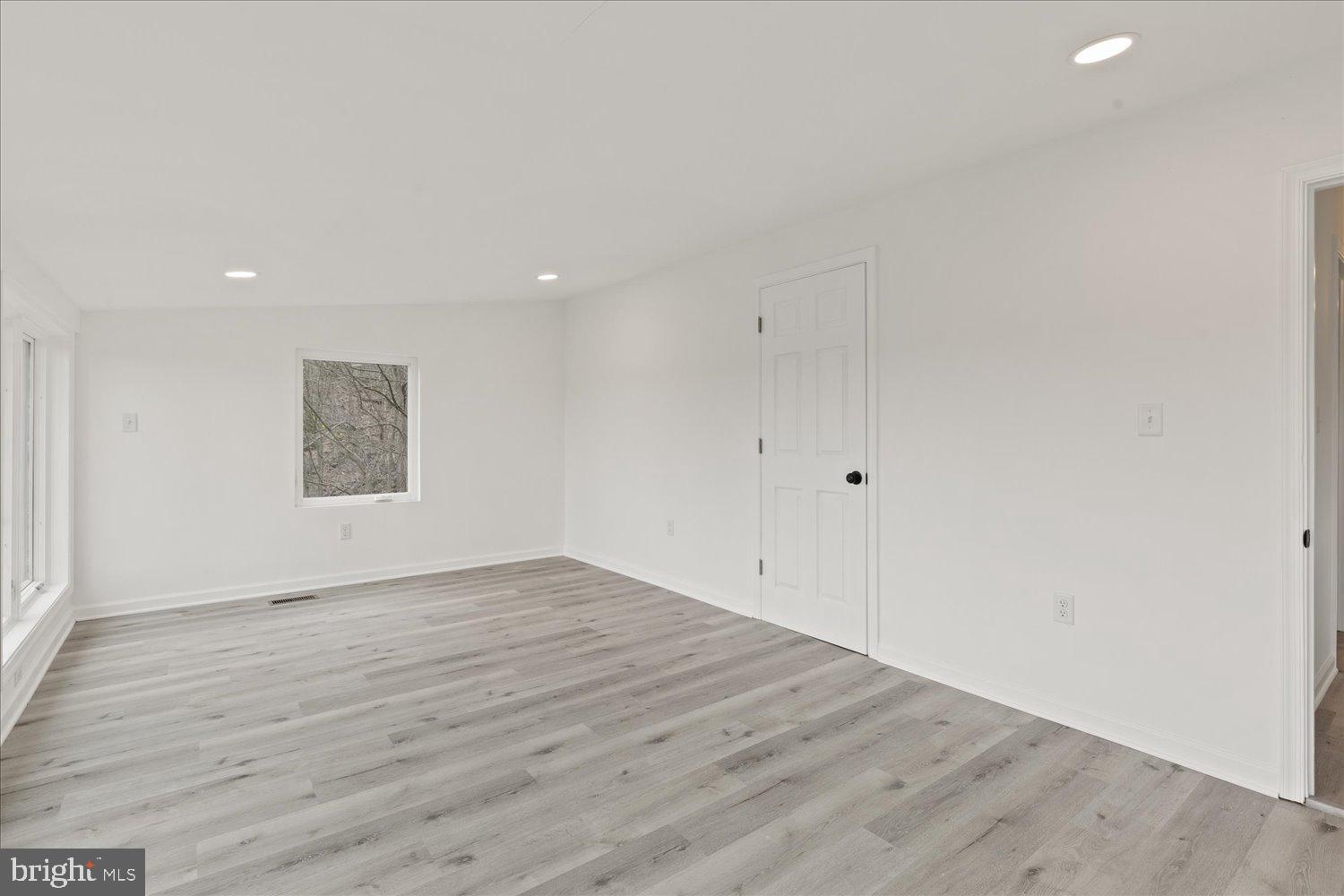 EAST MANCHESTER TWP. - Residential