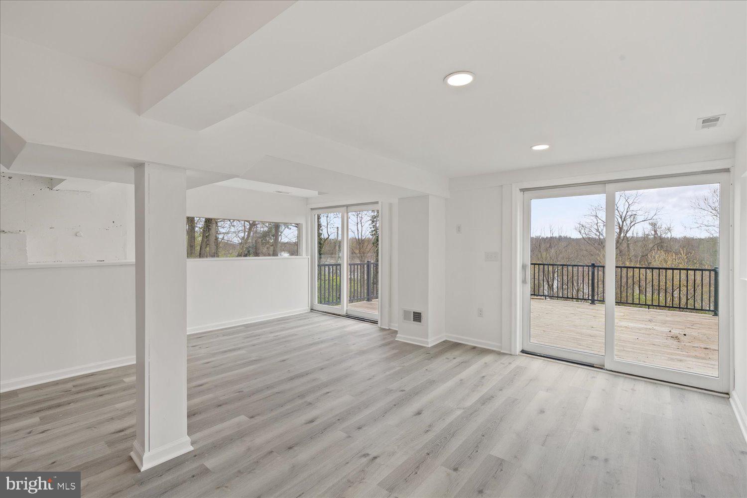 EAST MANCHESTER TWP. - Residential