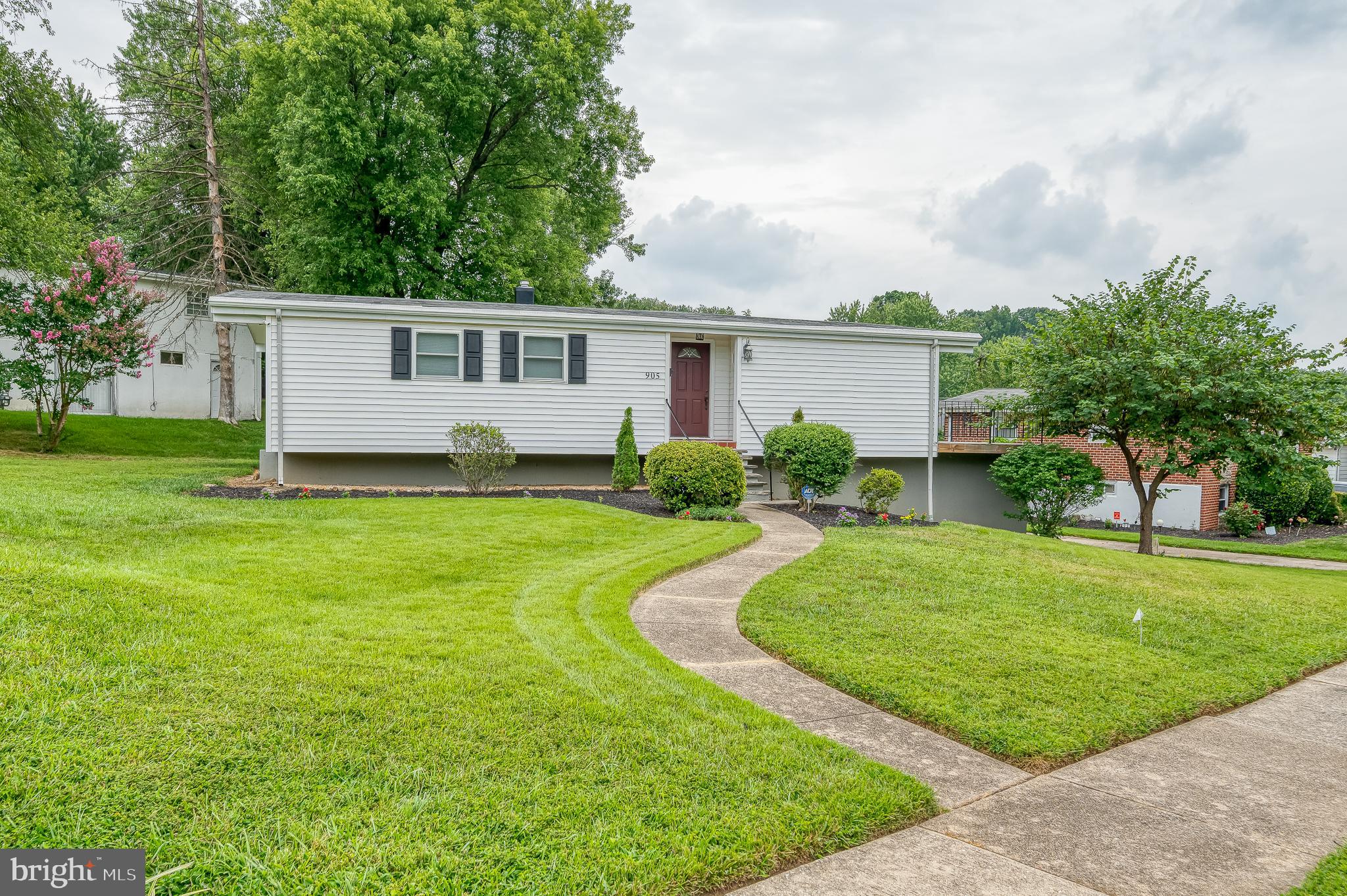 905 SCOTTS HILL DRIVE