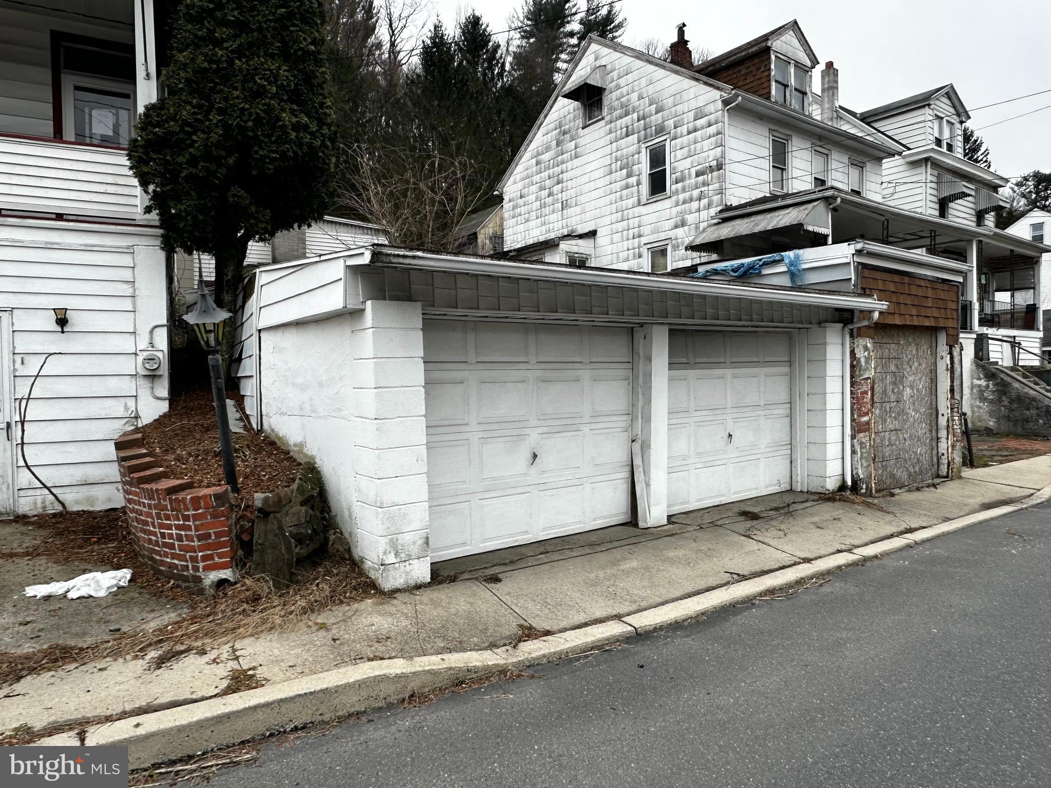 531 PEACOCK STREET