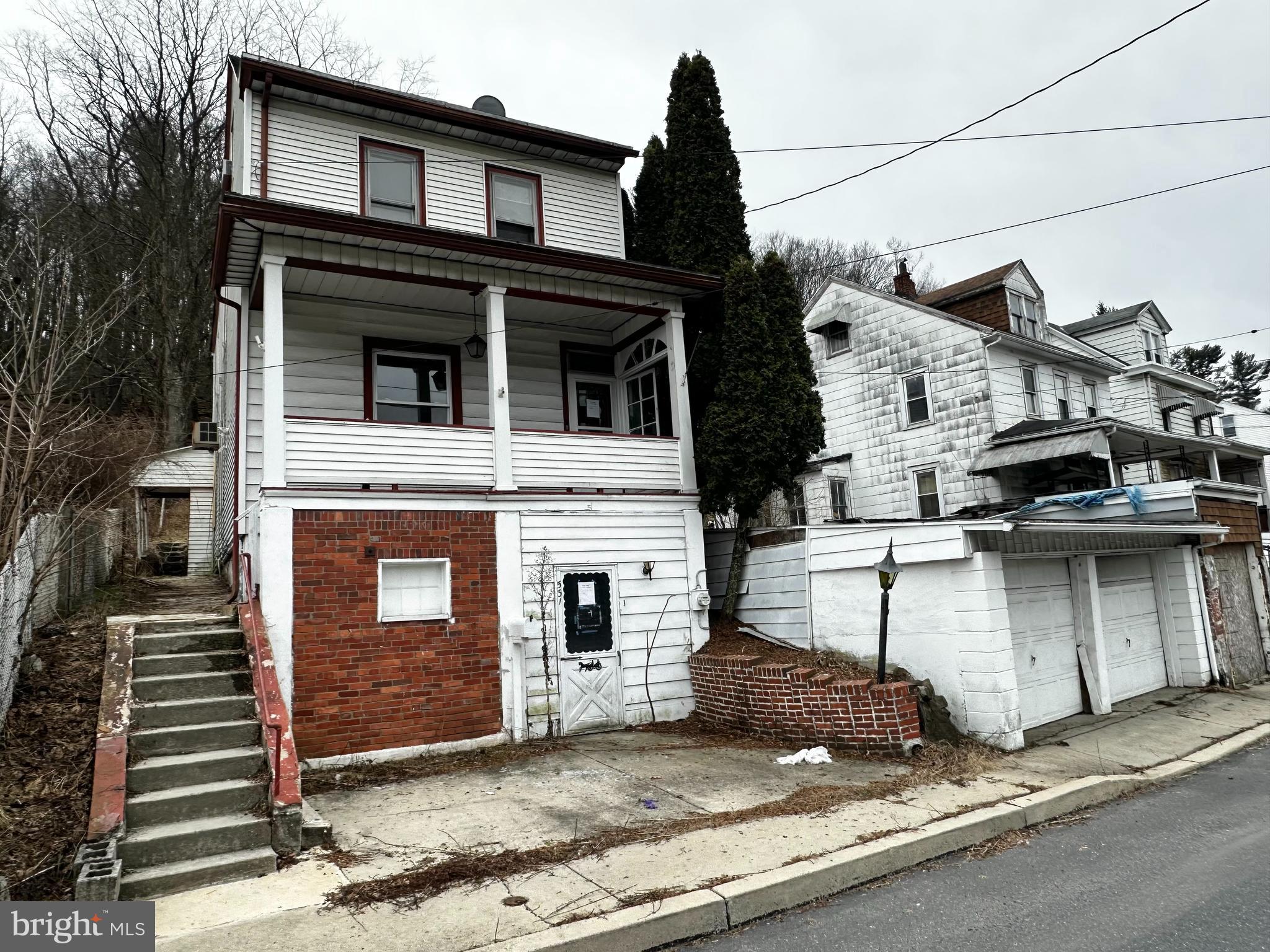 531 PEACOCK STREET