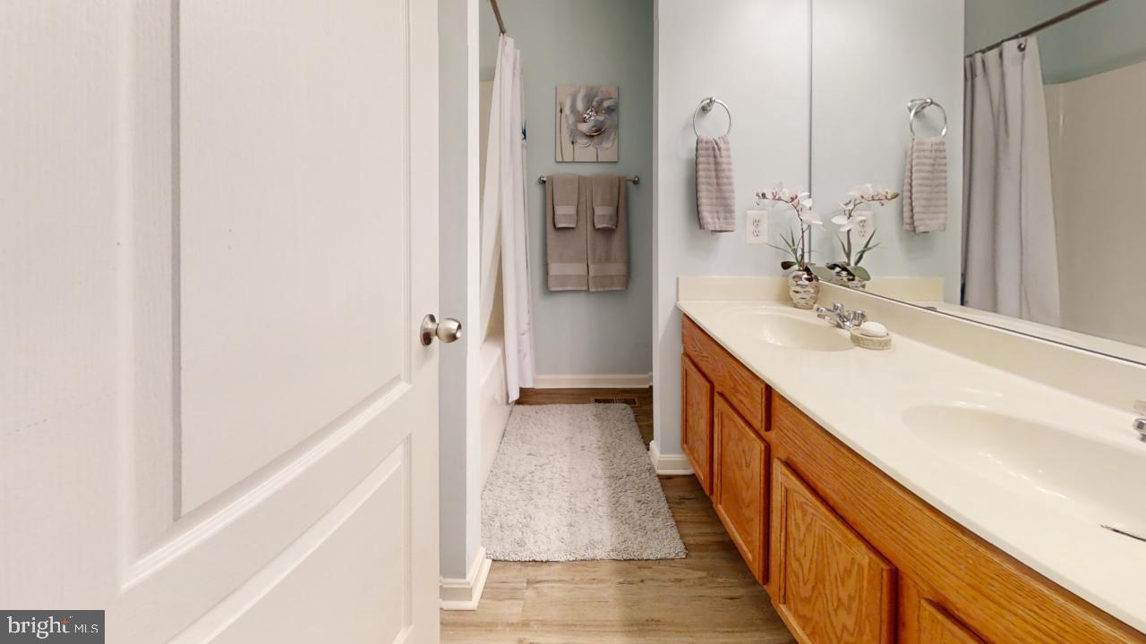 THE VILLAGE OF WASHINGTON TRAIL - Residential