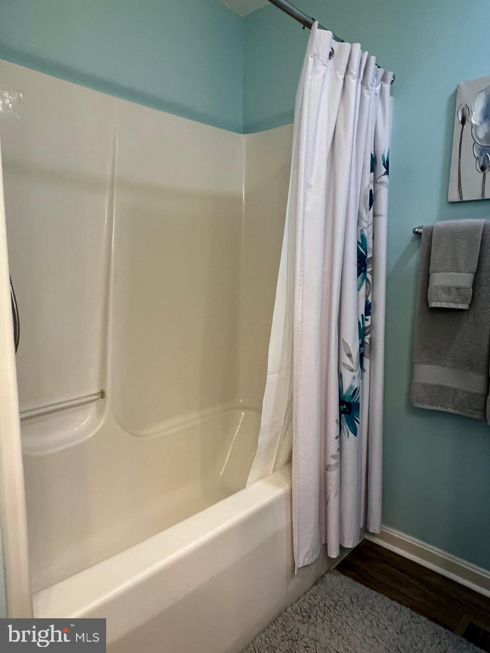 THE VILLAGE OF WASHINGTON TRAIL - Residential