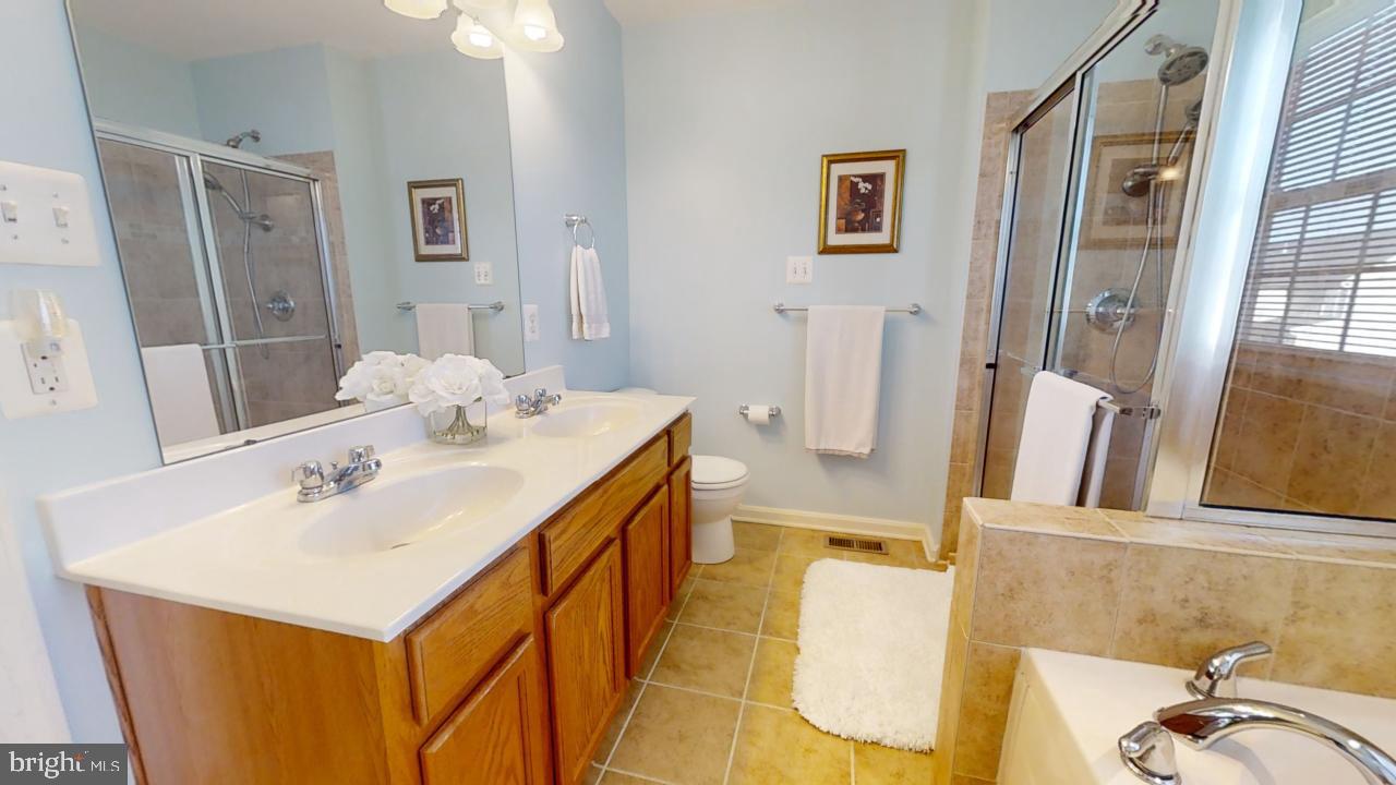 THE VILLAGE OF WASHINGTON TRAIL - Residential