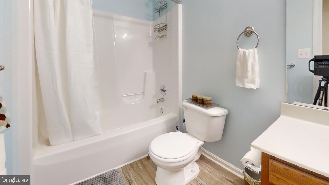 THE VILLAGE OF WASHINGTON TRAIL - Residential