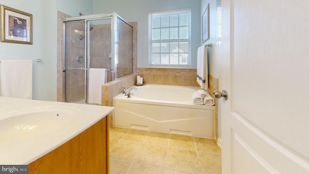 THE VILLAGE OF WASHINGTON TRAIL - Residential