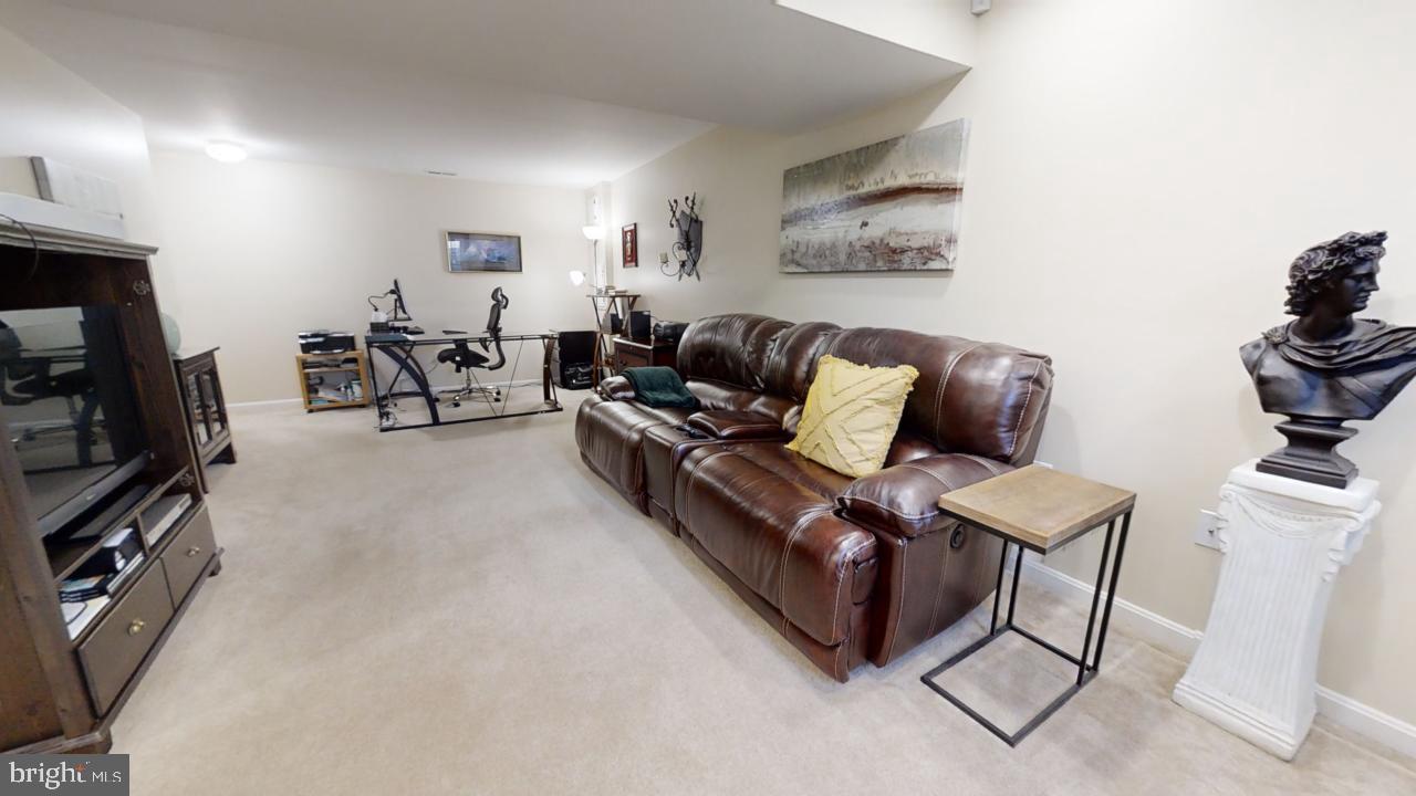 THE VILLAGE OF WASHINGTON TRAIL - Residential