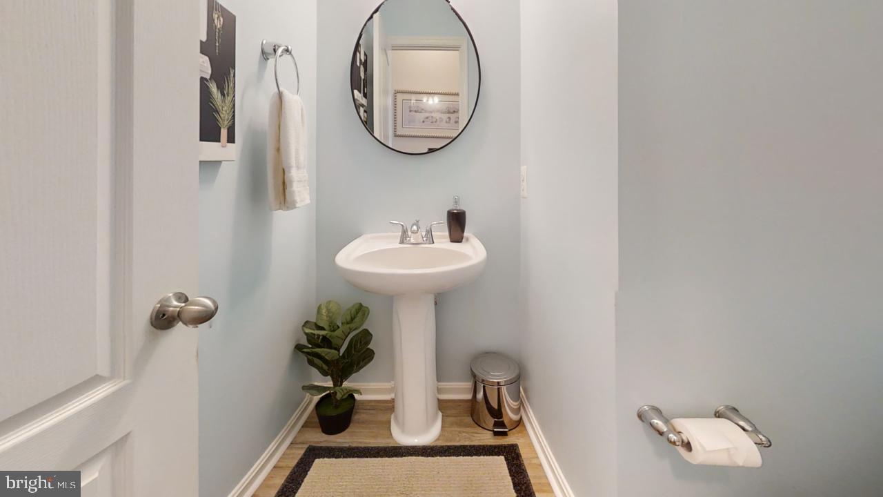 THE VILLAGE OF WASHINGTON TRAIL - Residential