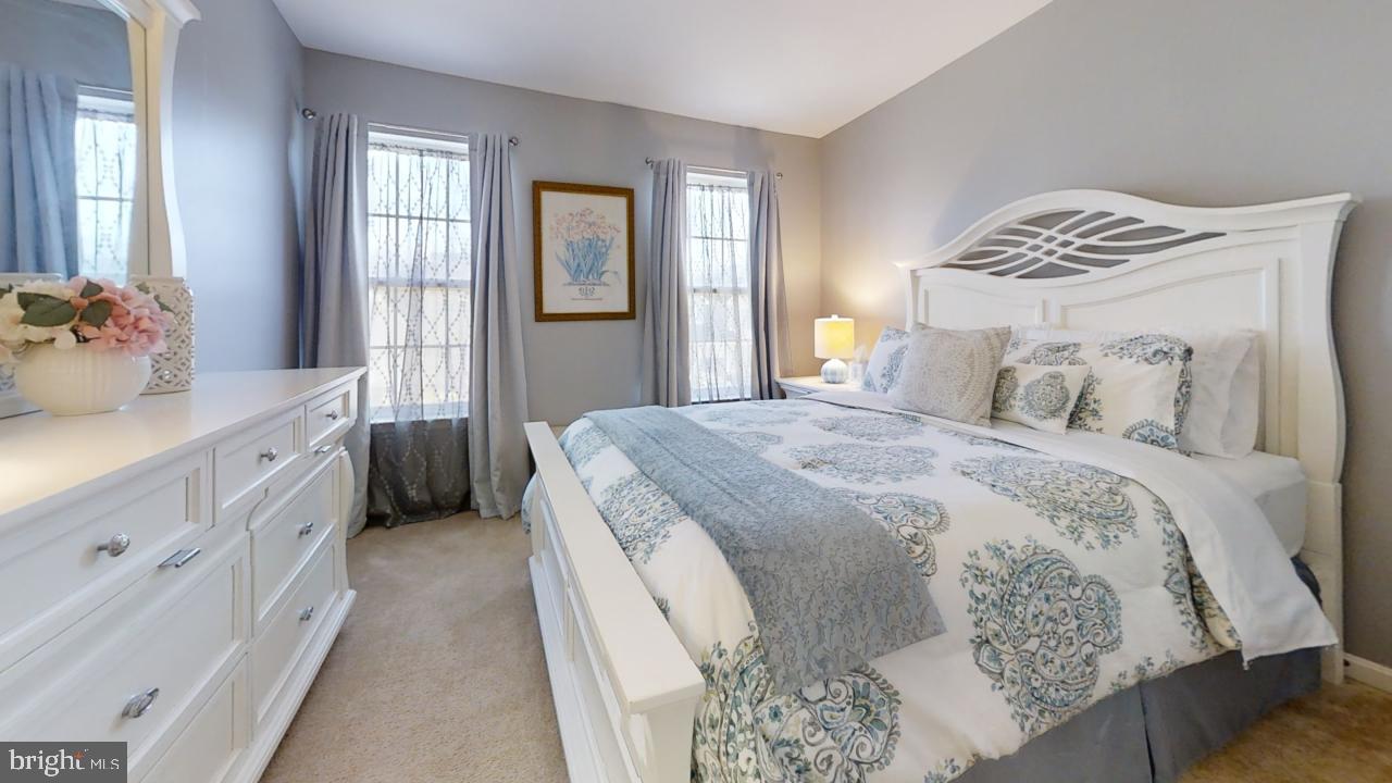 THE VILLAGE OF WASHINGTON TRAIL - Residential