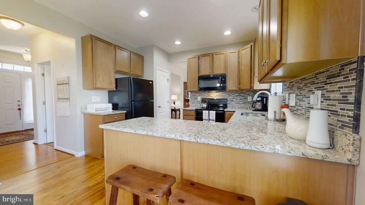 THE VILLAGE OF WASHINGTON TRAIL - Residential