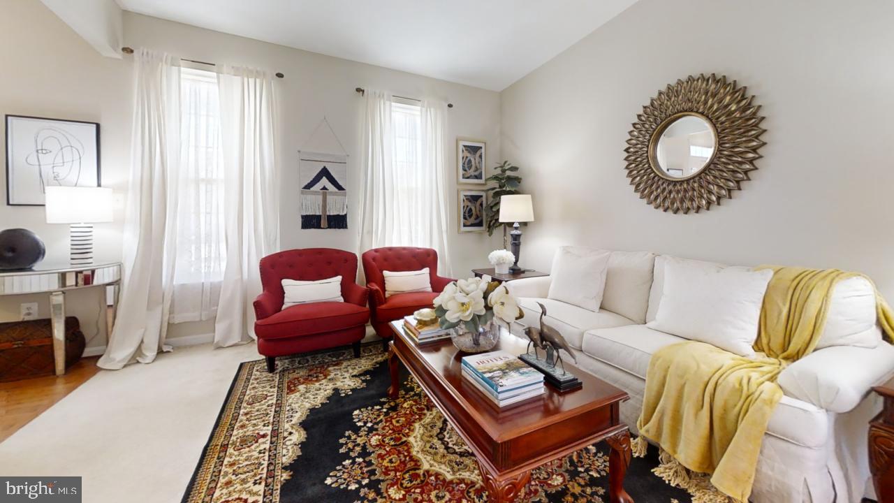 THE VILLAGE OF WASHINGTON TRAIL - Residential