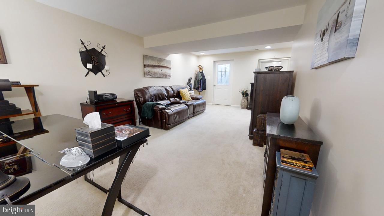 THE VILLAGE OF WASHINGTON TRAIL - Residential