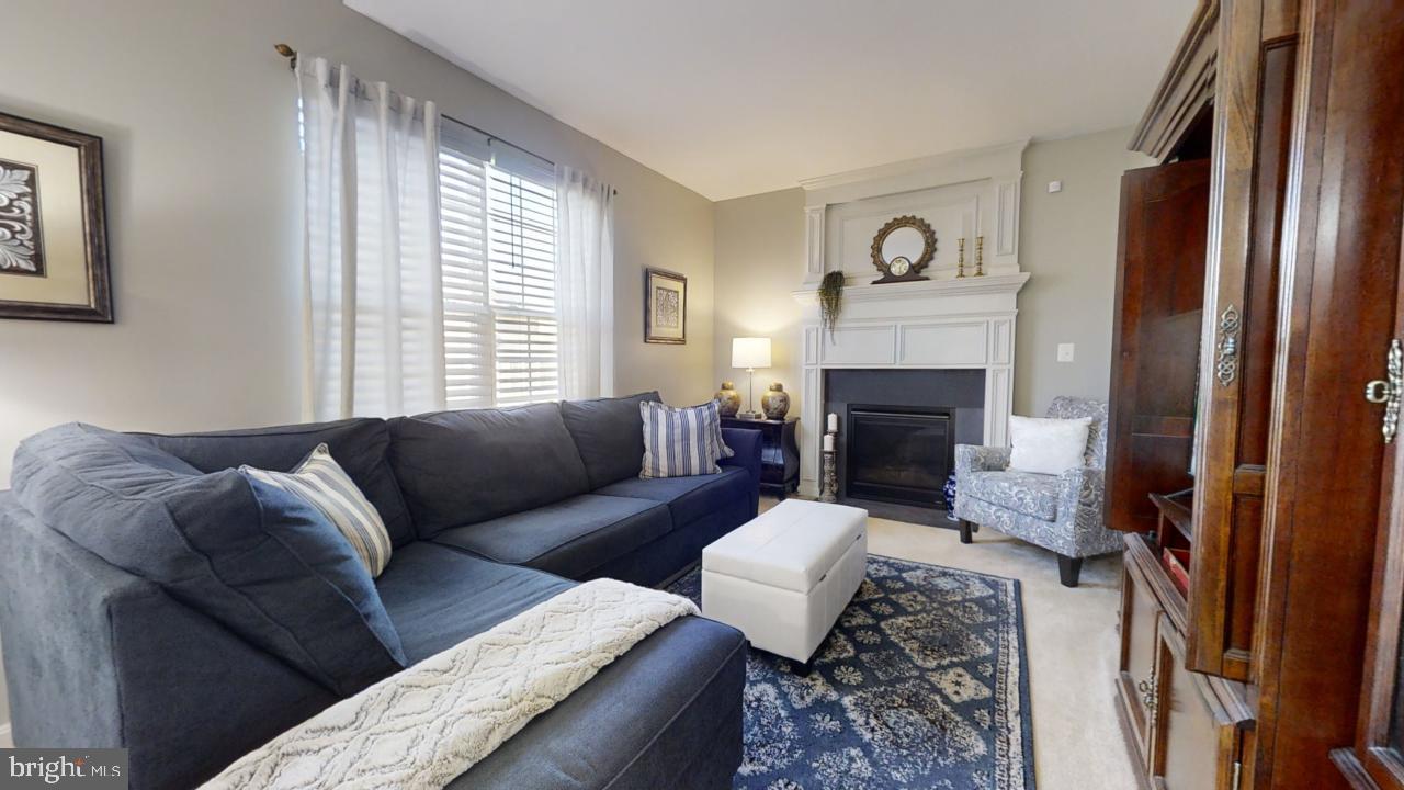 THE VILLAGE OF WASHINGTON TRAIL - Residential