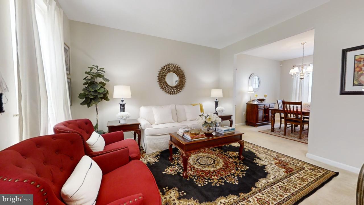 THE VILLAGE OF WASHINGTON TRAIL - Residential