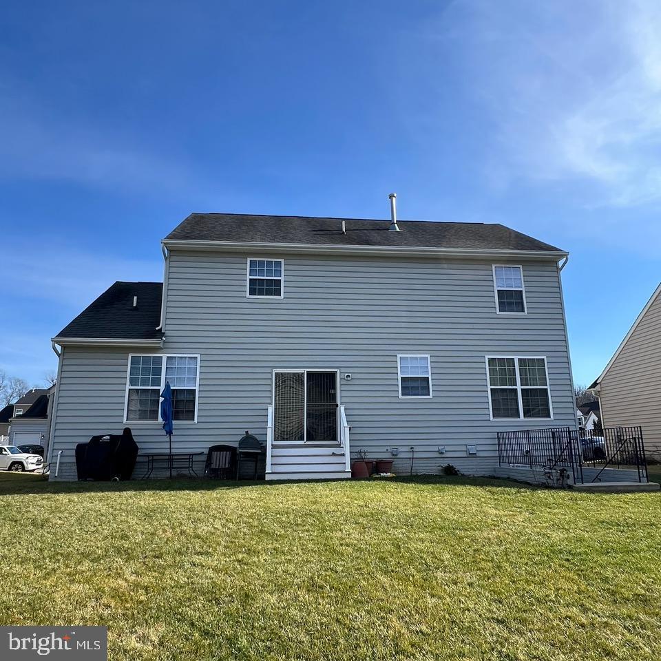 THE VILLAGE OF WASHINGTON TRAIL - Residential