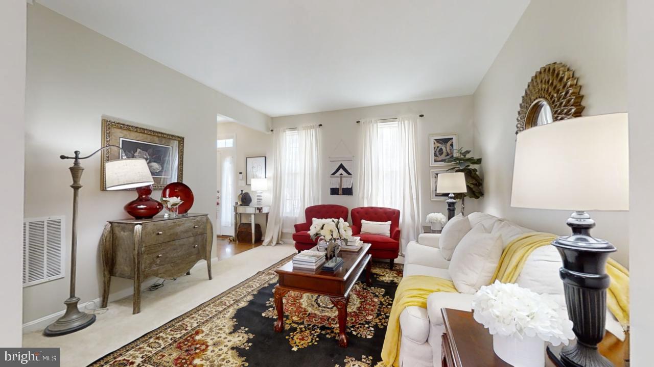 THE VILLAGE OF WASHINGTON TRAIL - Residential