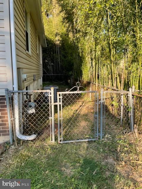 CRYSTAL SPRINGS - Residential Lease