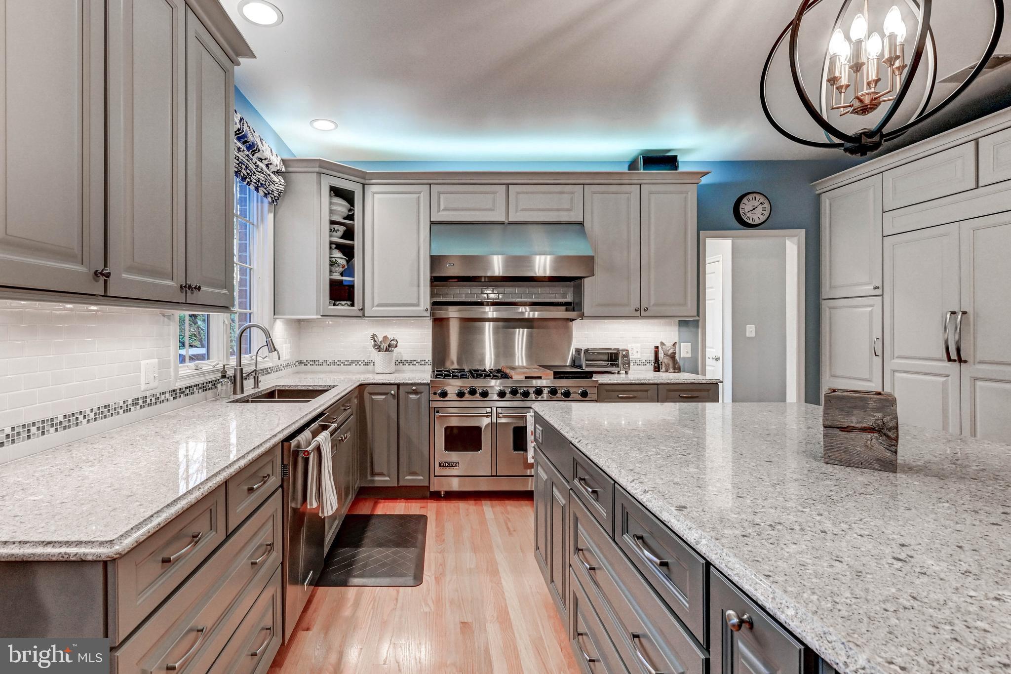 6 SHAWNERY COURT