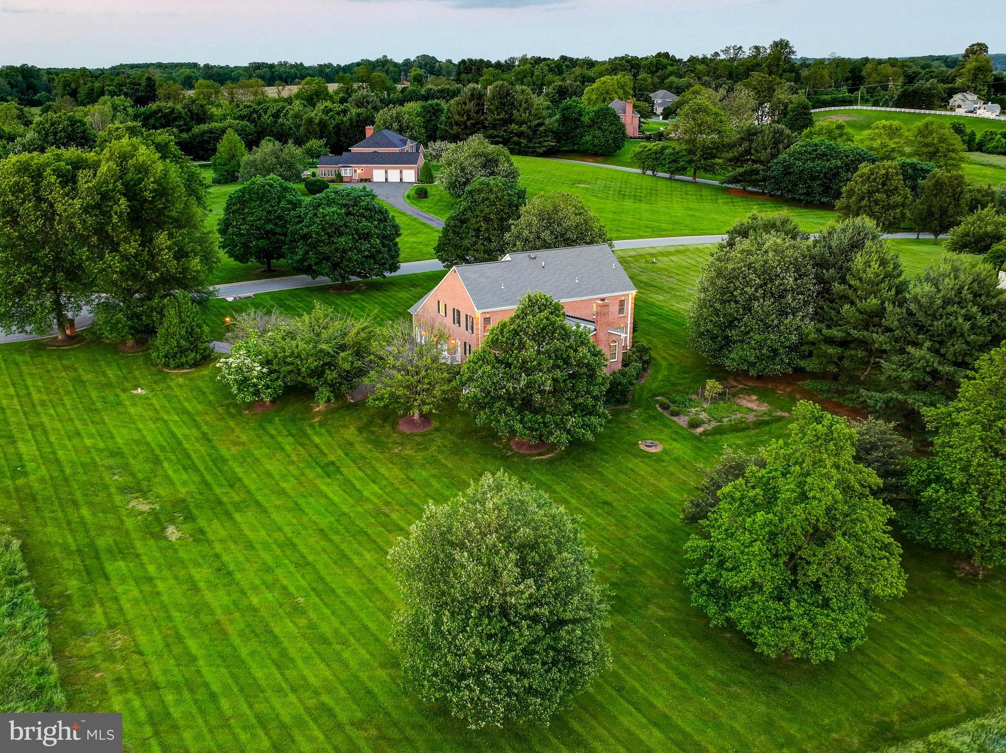 6 SHAWNERY COURT