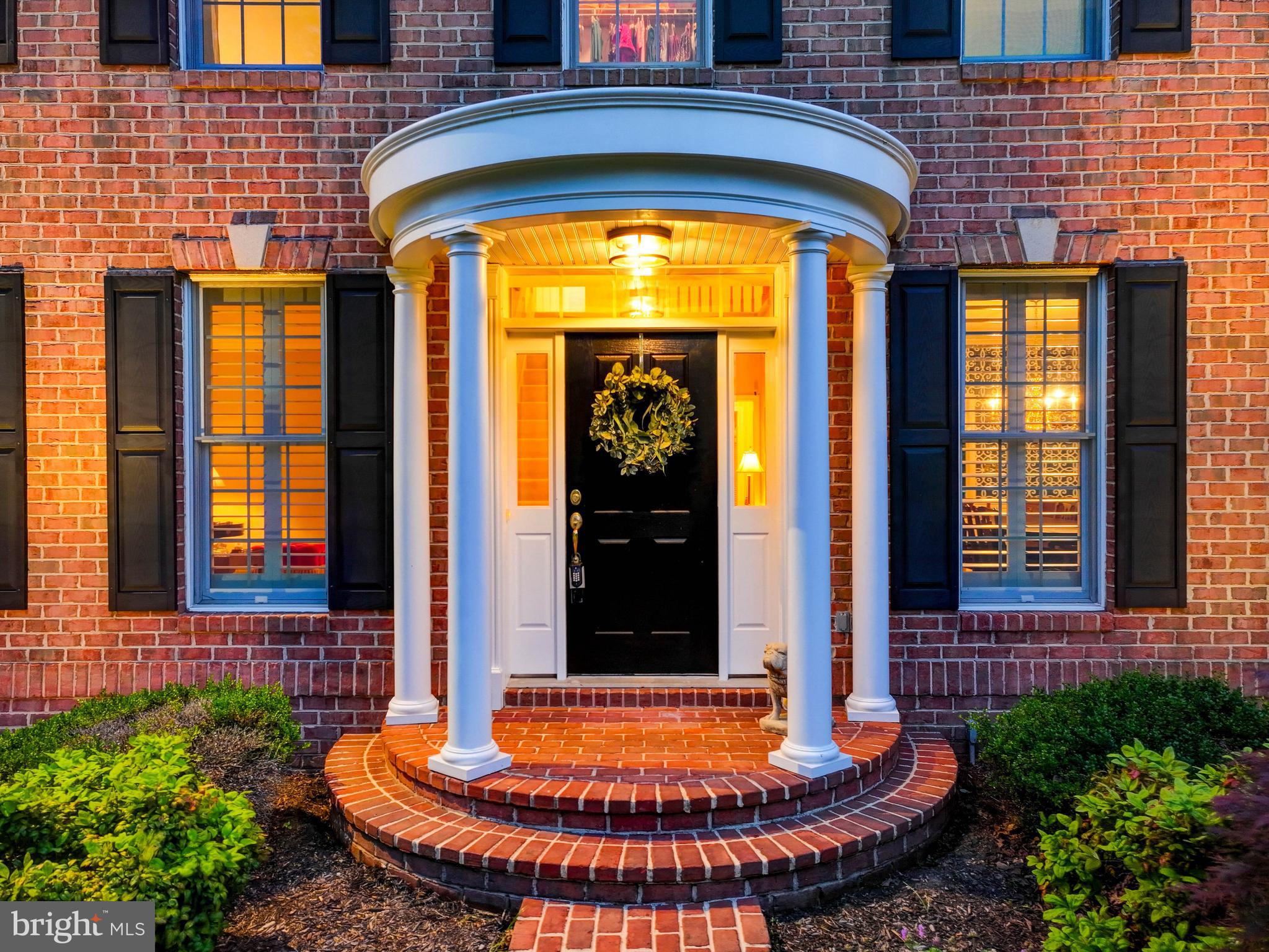 6 SHAWNERY COURT