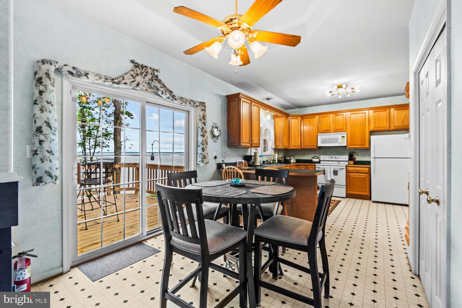 STRATFORD HARBOUR - Residential