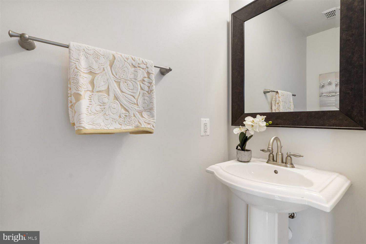 LOCUST POINT - Residential