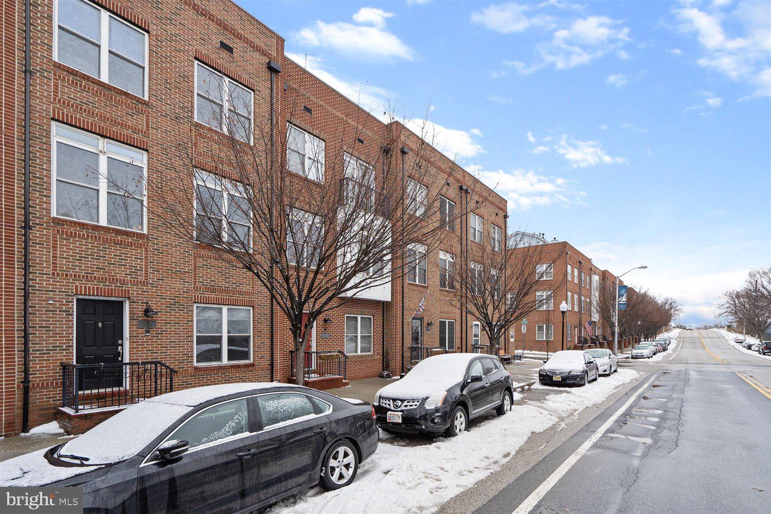 LOCUST POINT - Residential