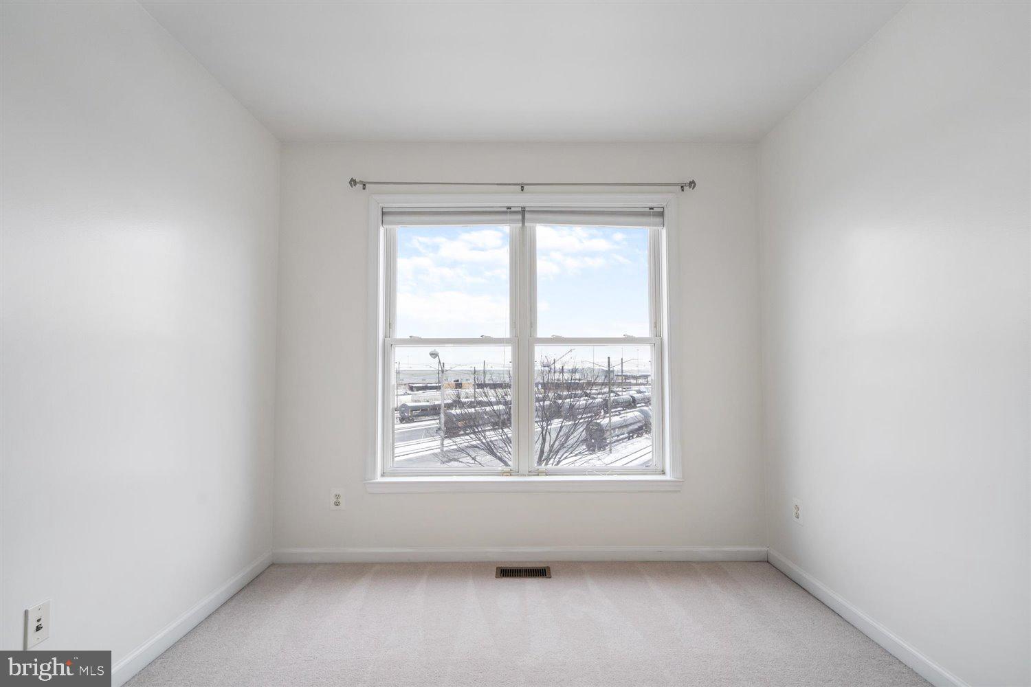 LOCUST POINT - Residential