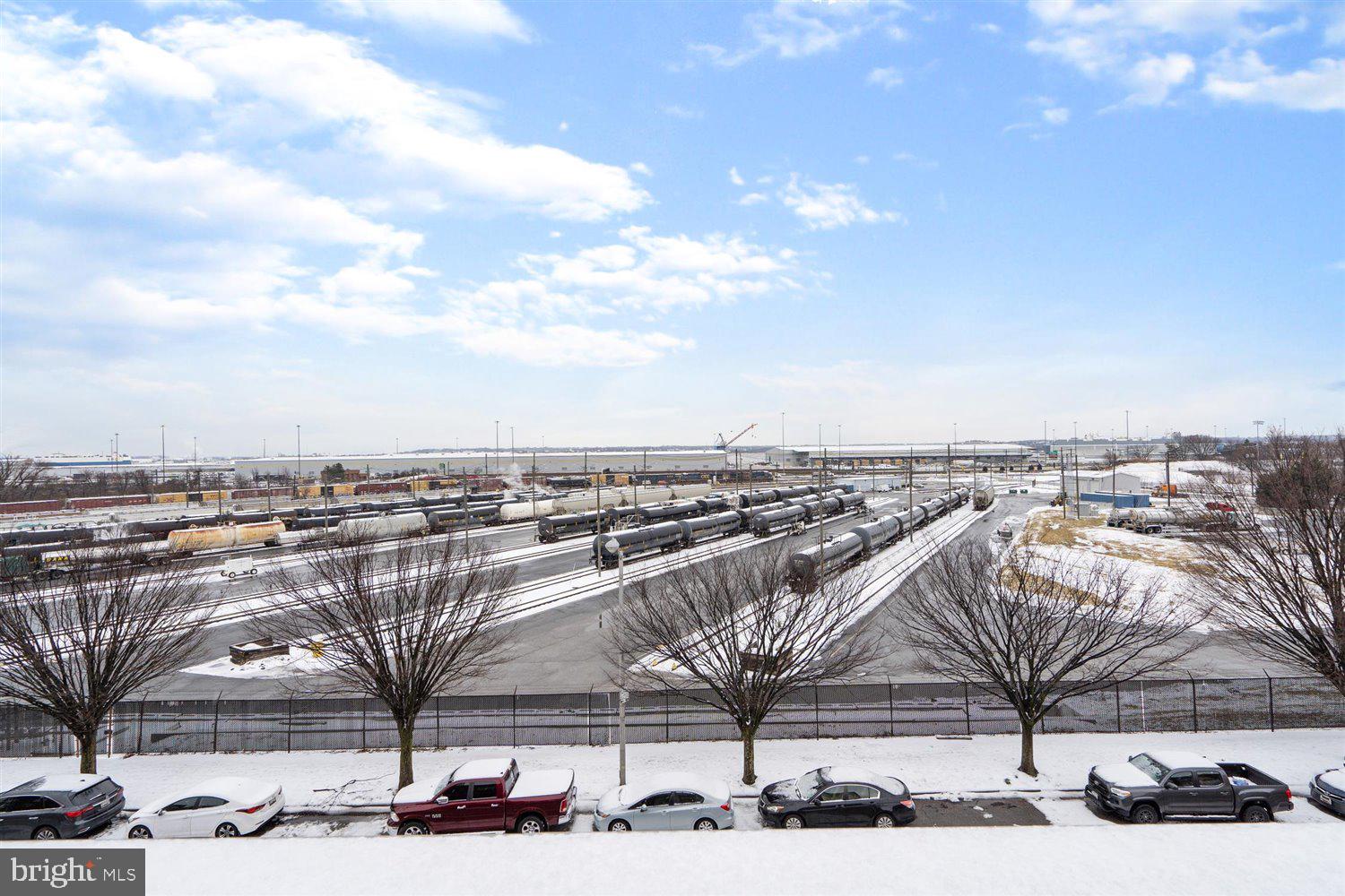 LOCUST POINT - Residential