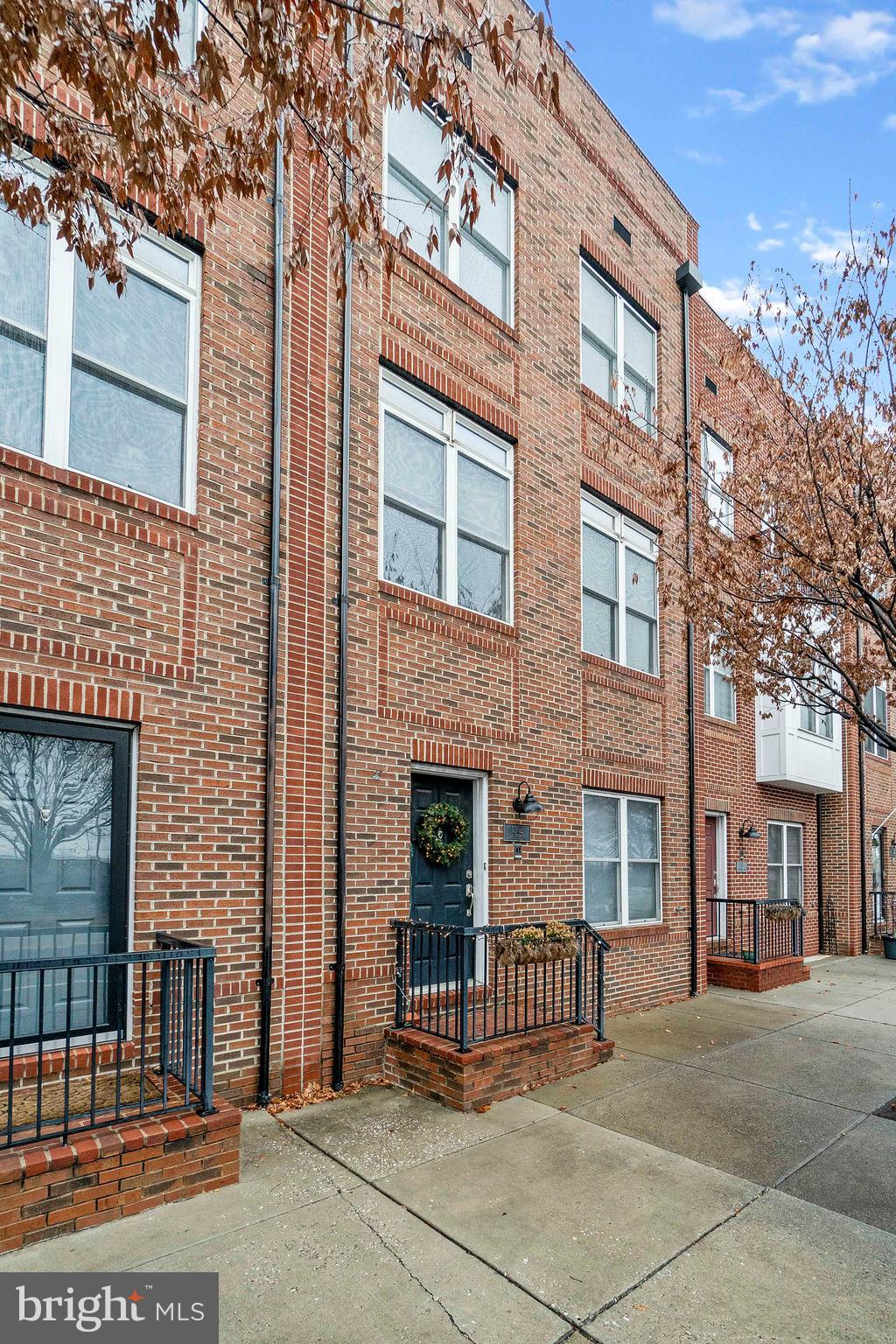 LOCUST POINT - Residential