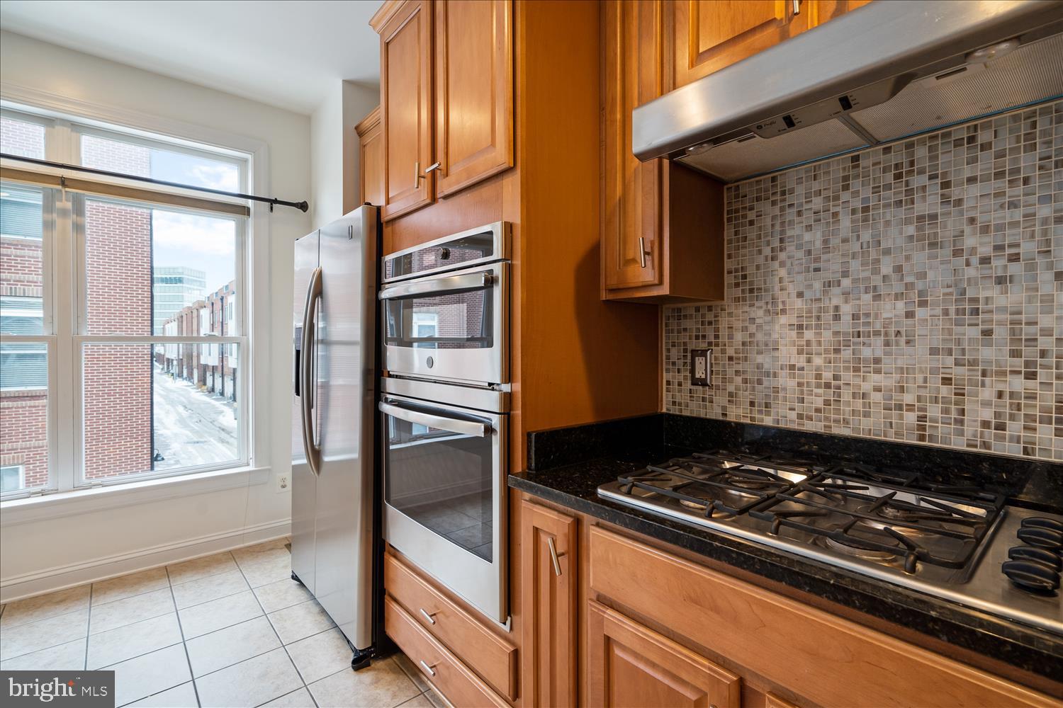 LOCUST POINT - Residential