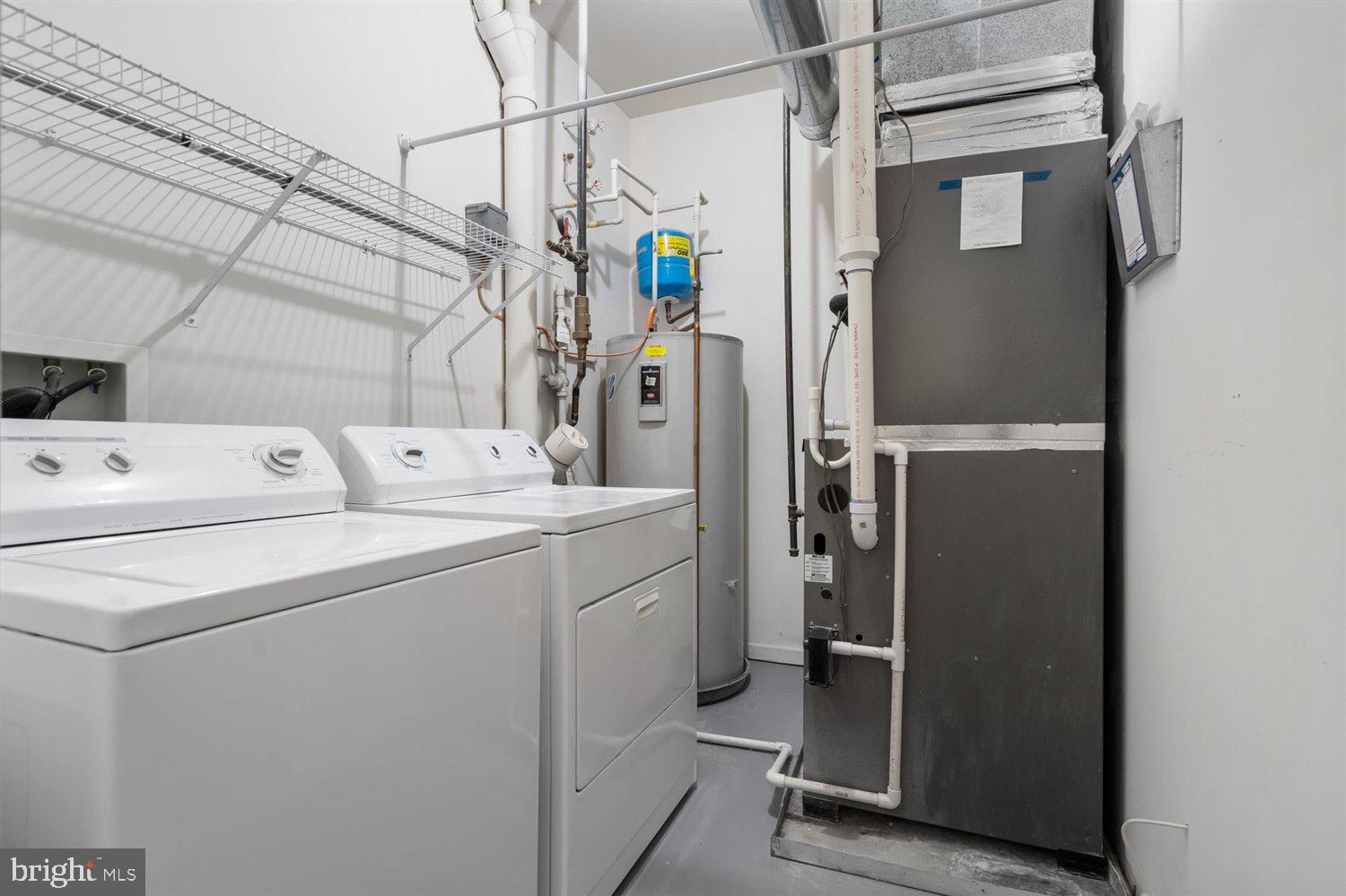 LOCUST POINT - Residential