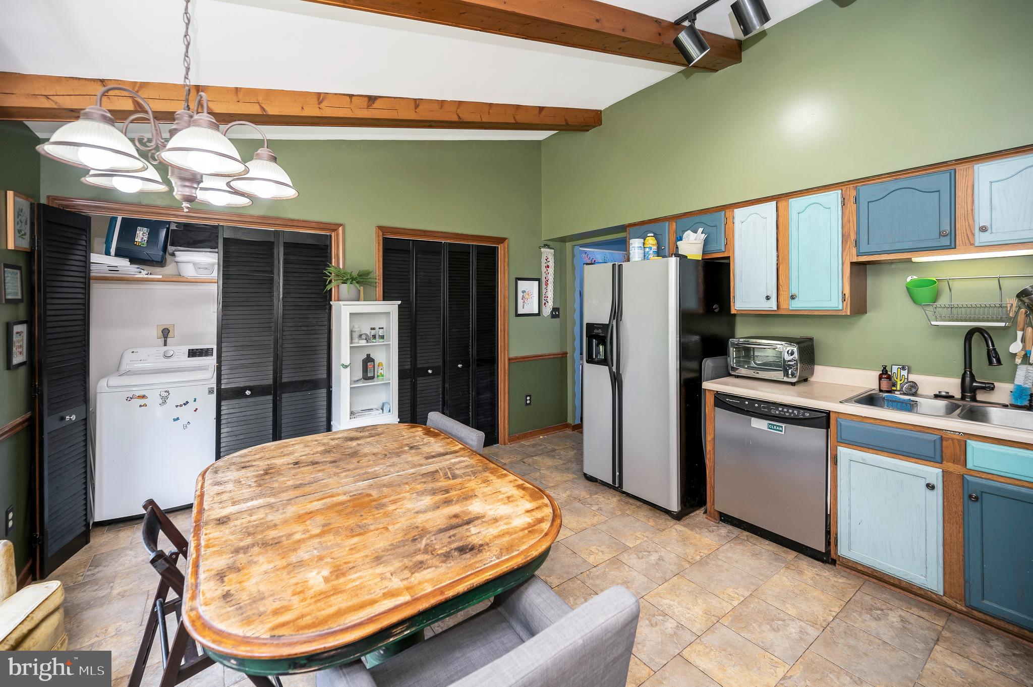 GRANTWOOD ACRES - Residential