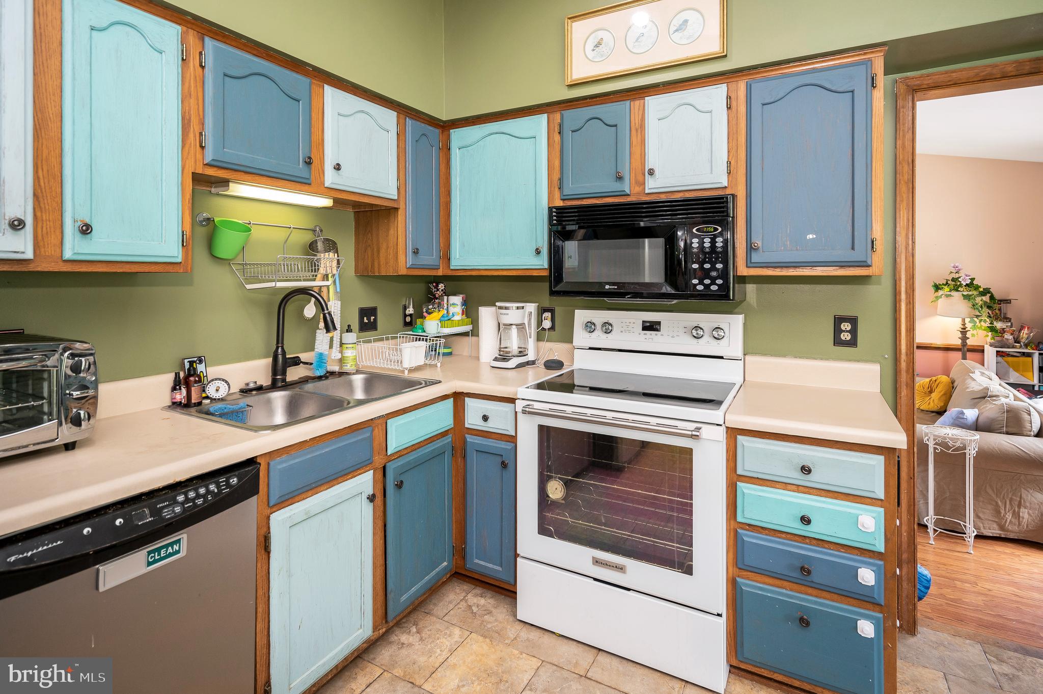 GRANTWOOD ACRES - Residential