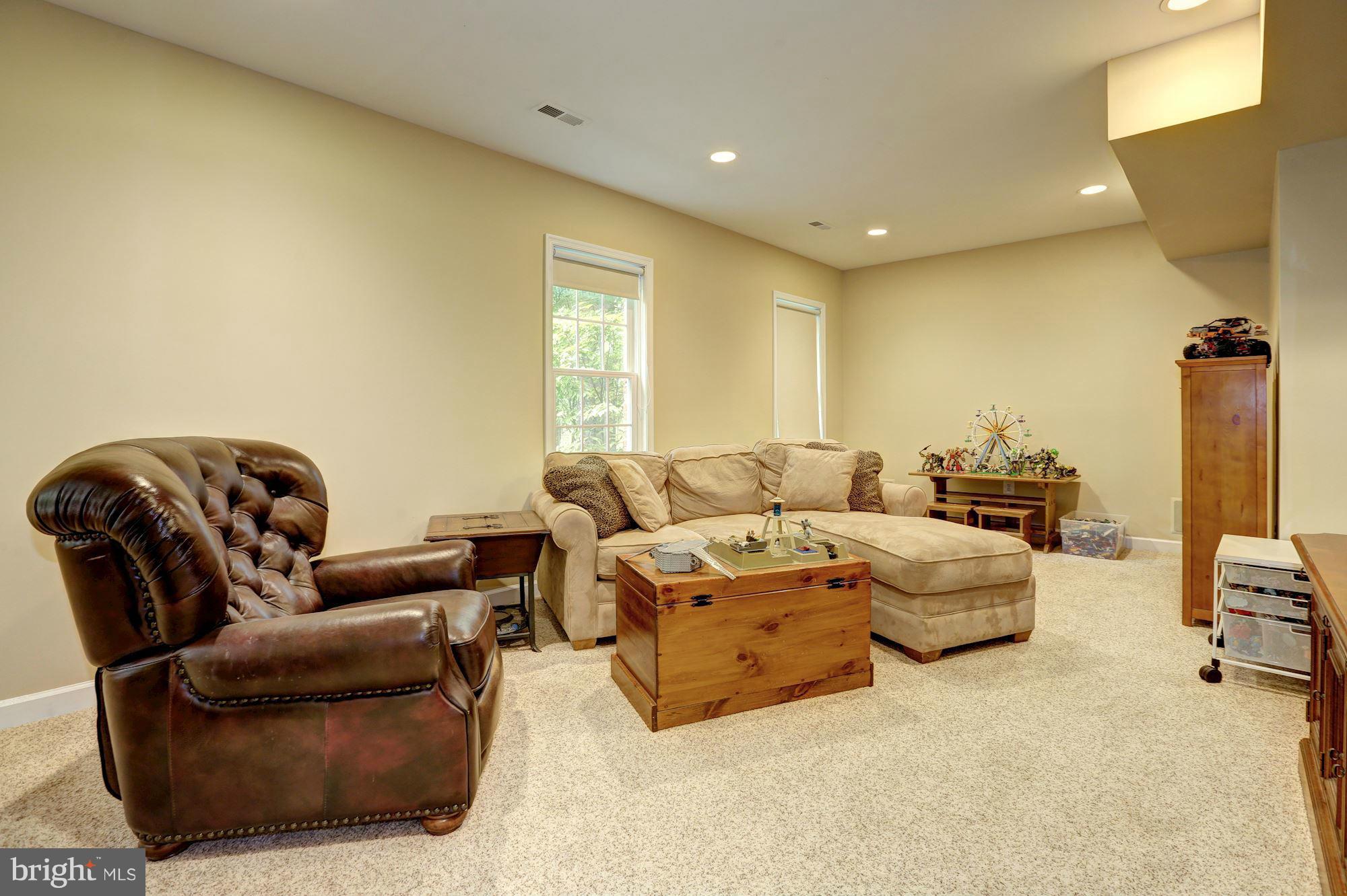 RIVER FALLS - Residential