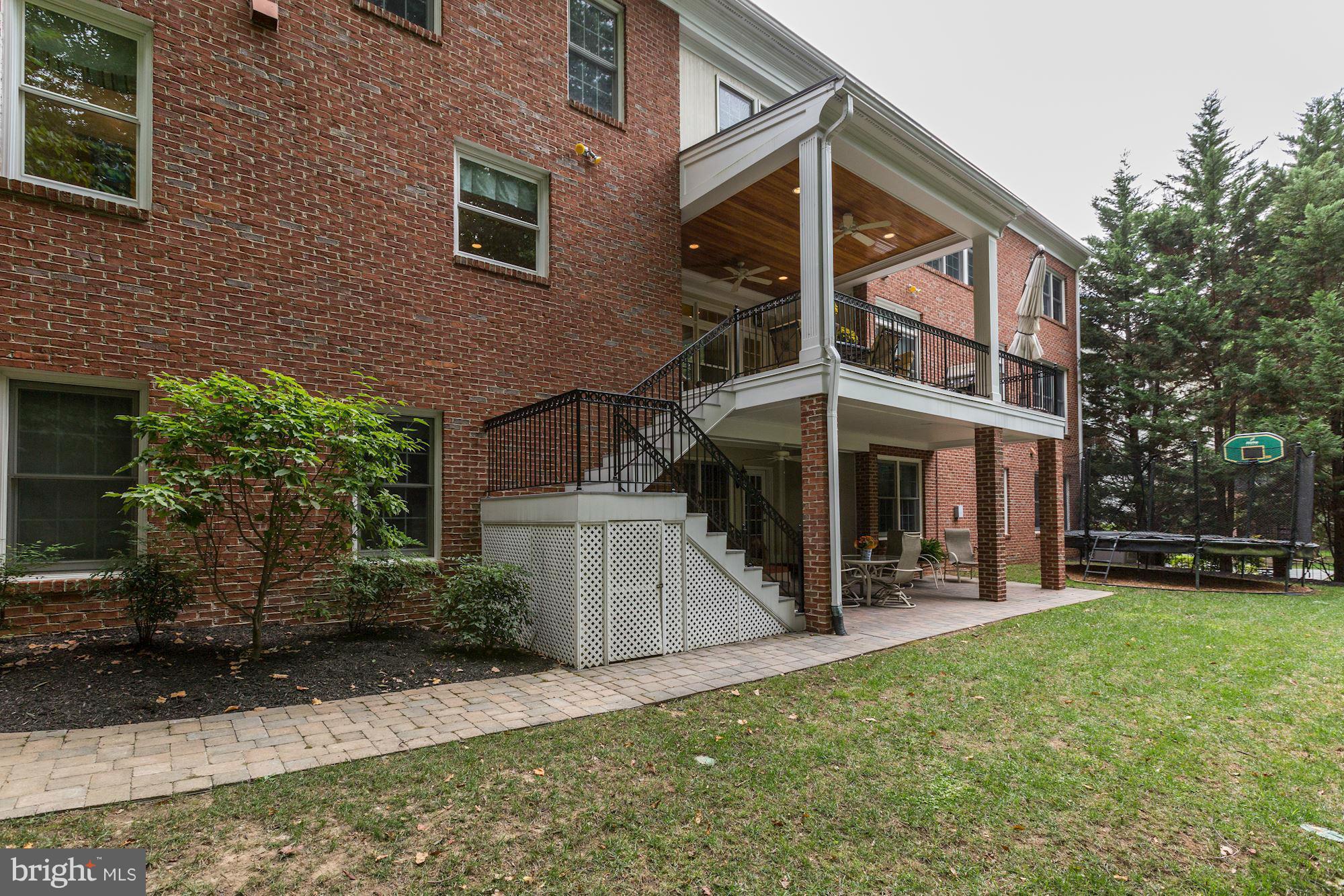 RIVER FALLS - Residential