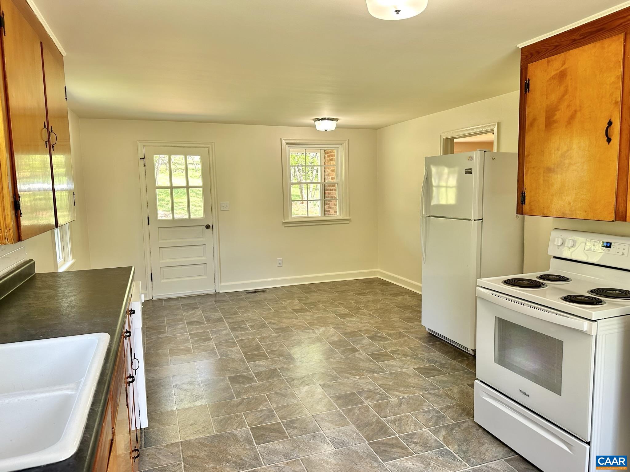 UNKNOWN - Residential Lease