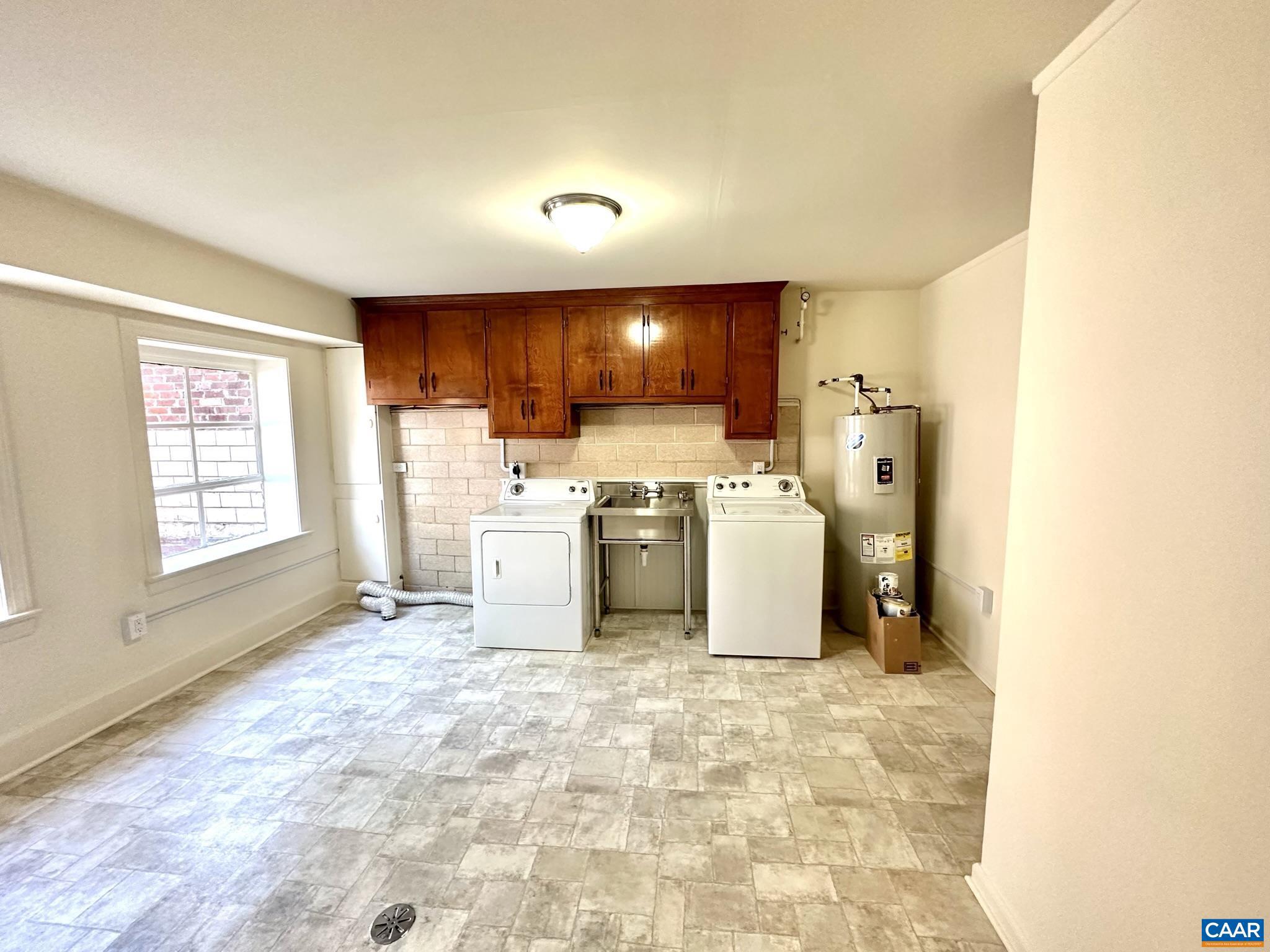 UNKNOWN - Residential Lease